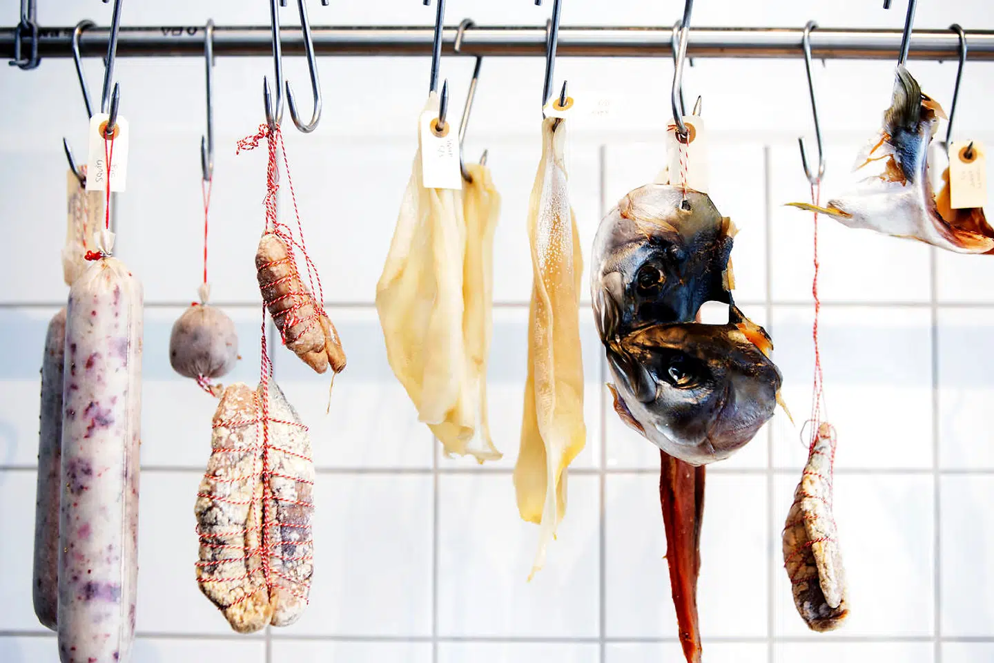 Krogmodning giver kødet en fast struktur og en langt dybere smag, fortæller Troels Würtz.