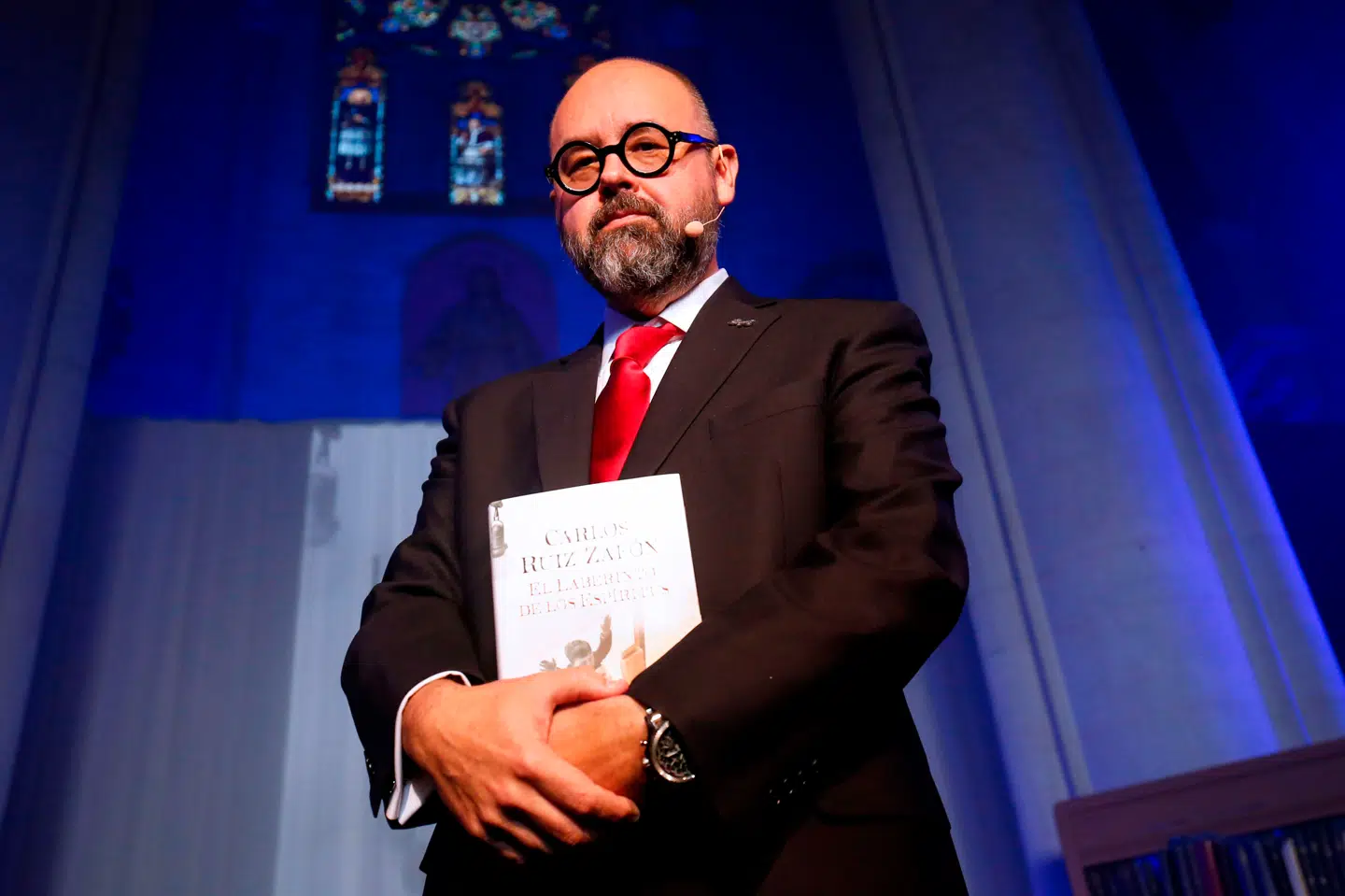 (FILES) Foto af Carlos Ruiz Zafon (Photo by PAU BARRENA / AFP)