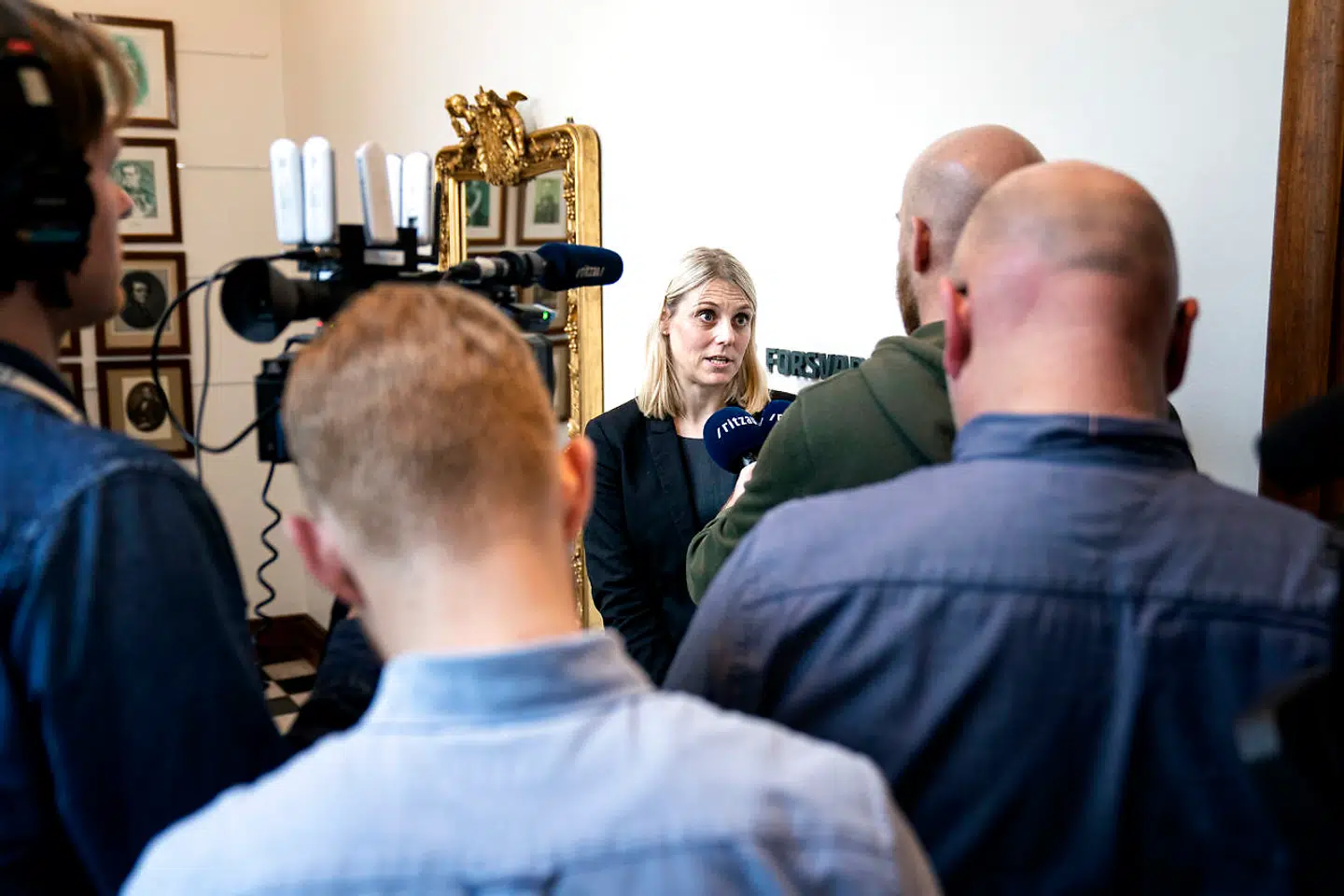 »Det er i hvert fald helt nyt for mig, at der i en styrelse under Forsvarsministeriet har været en mistanke om det her,« udtalte forsvarsminister Trine Bramsen (S) onsdag til Berlingske om de ubrugelige respiratorer, Danmark tilbød at sende til Italien.