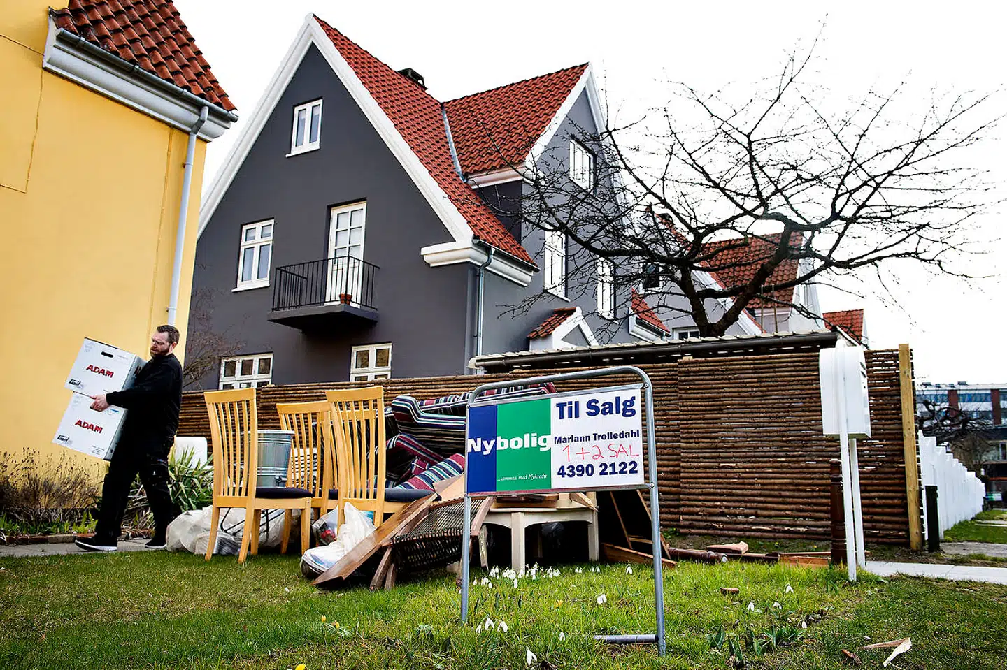 Trods spådomme om store prisfald har boligmarkedet klaret sig markant bedre end frygtet under coronakrisen.
