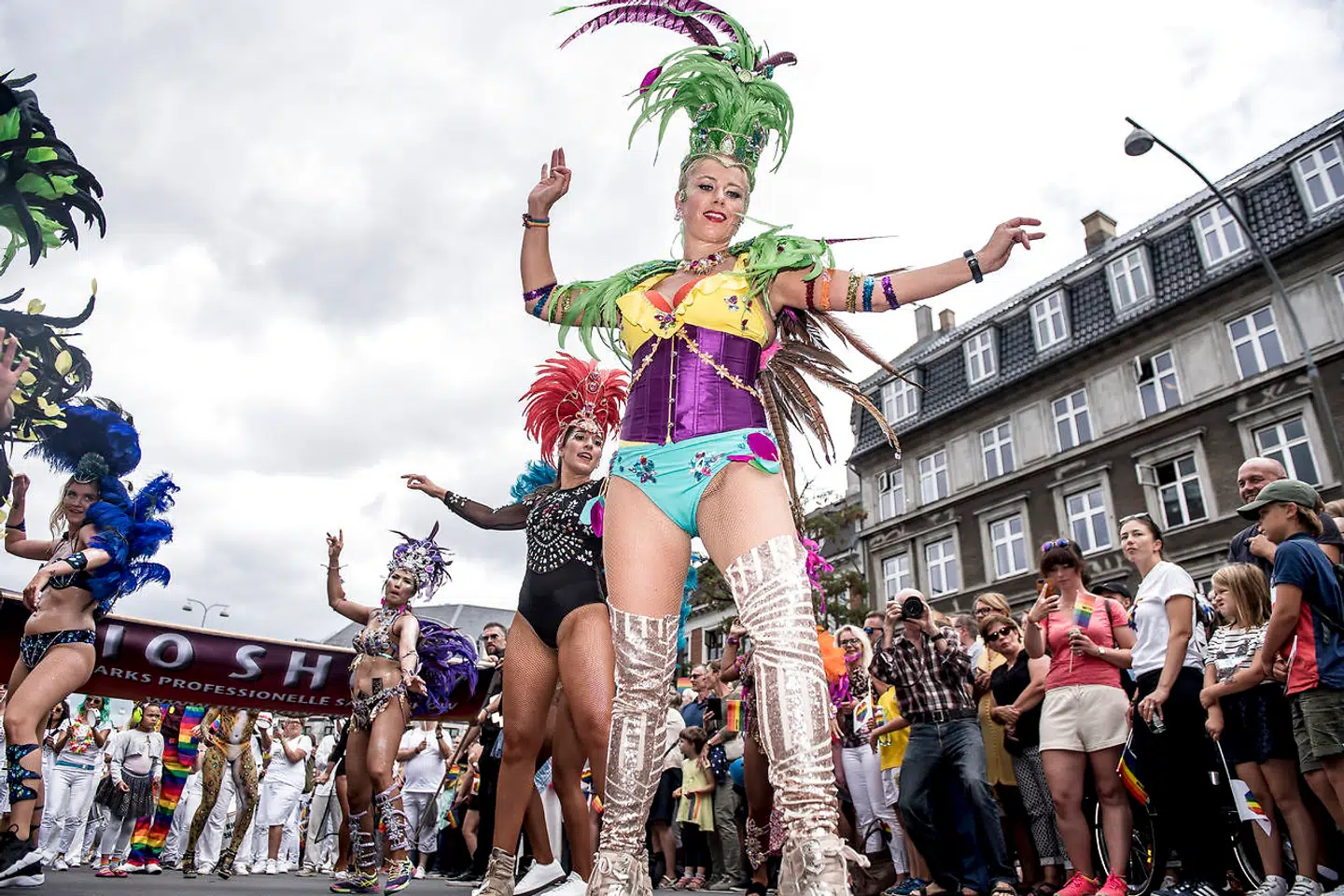 Medierne har et medansvar for, at der ikke foregår hadefulde eller dæmoniserende ytringer mod minoritetsdanskere, homoseksuelle og andre marginaliserede grupper i deres spalter. »Ytringsetiske principper har været stærkt savnet i visse medier i de senere års debat,« skriver Henrik Marstal. (Arkivfoto)