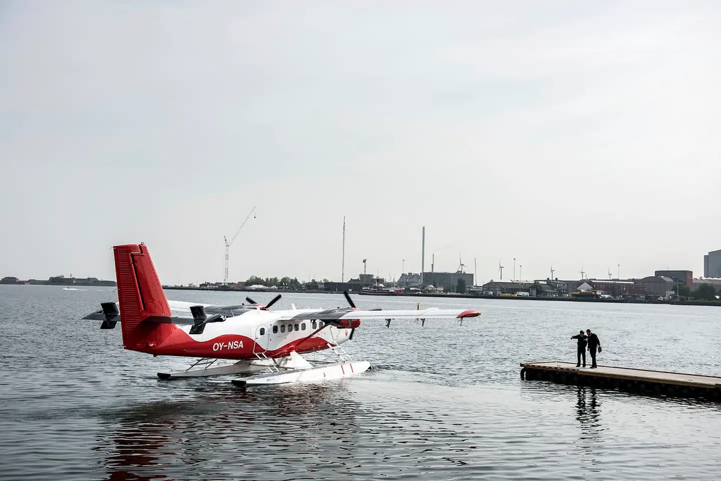 I Nordre Toldbod, hvor vandflyveren, der primært fragter forretningsfolk mellem Aarhus og København, holder til, har coronakrisen ikke slukket drømmene om flere flyvere og timedrift mellem landets største byer.