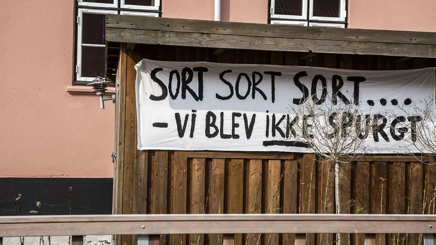 Beboerne i den Sønderjyske Landsby på Frederiksberg protesterede mod Blackstone. I efteråret gik handlen så fløjten.