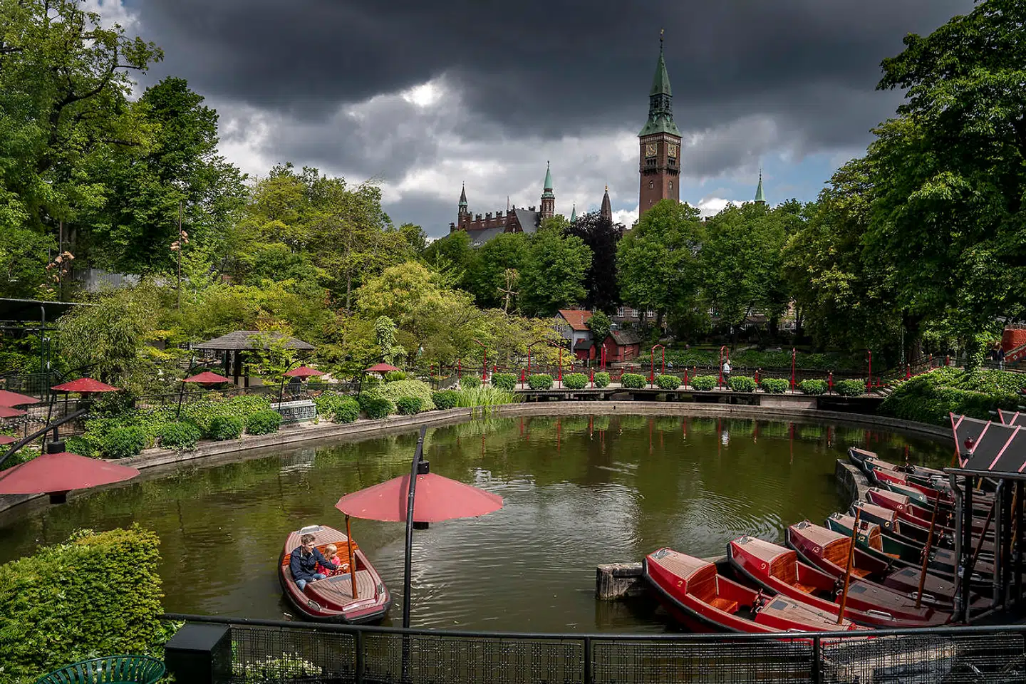 Turistbranchen bløder, og senest er Tivoli blevet nødt til at fyre 440 medarbejdere, fordi parken forventer langt færre turister i det kommende år.