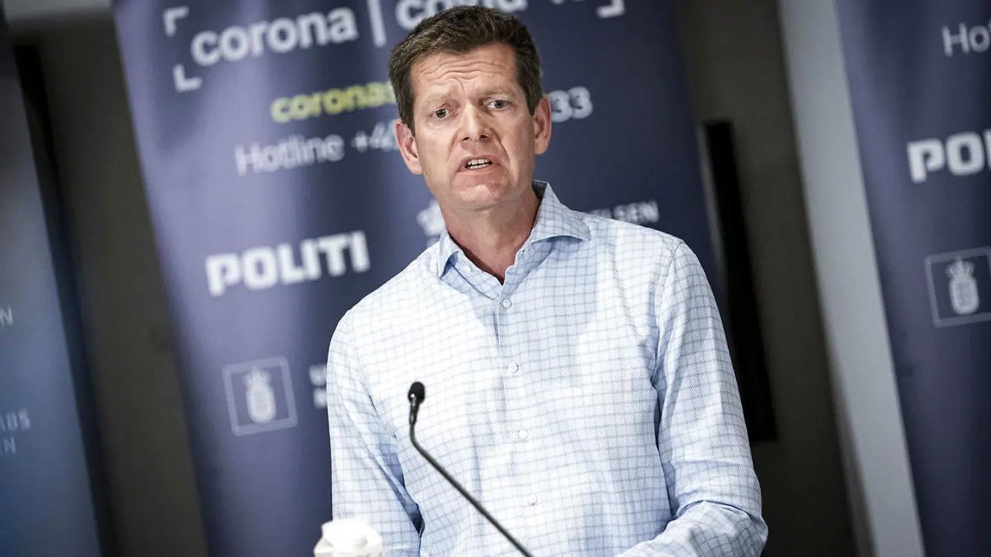 Mellem 40 og 50 danskere har afleveret deres NemID på angiveligt falske coronahjemmesider. På listen over falske sider er »Sundhedstyrelsen.com« og »sst-covid19.com«. Politiet har blokeret siderne.