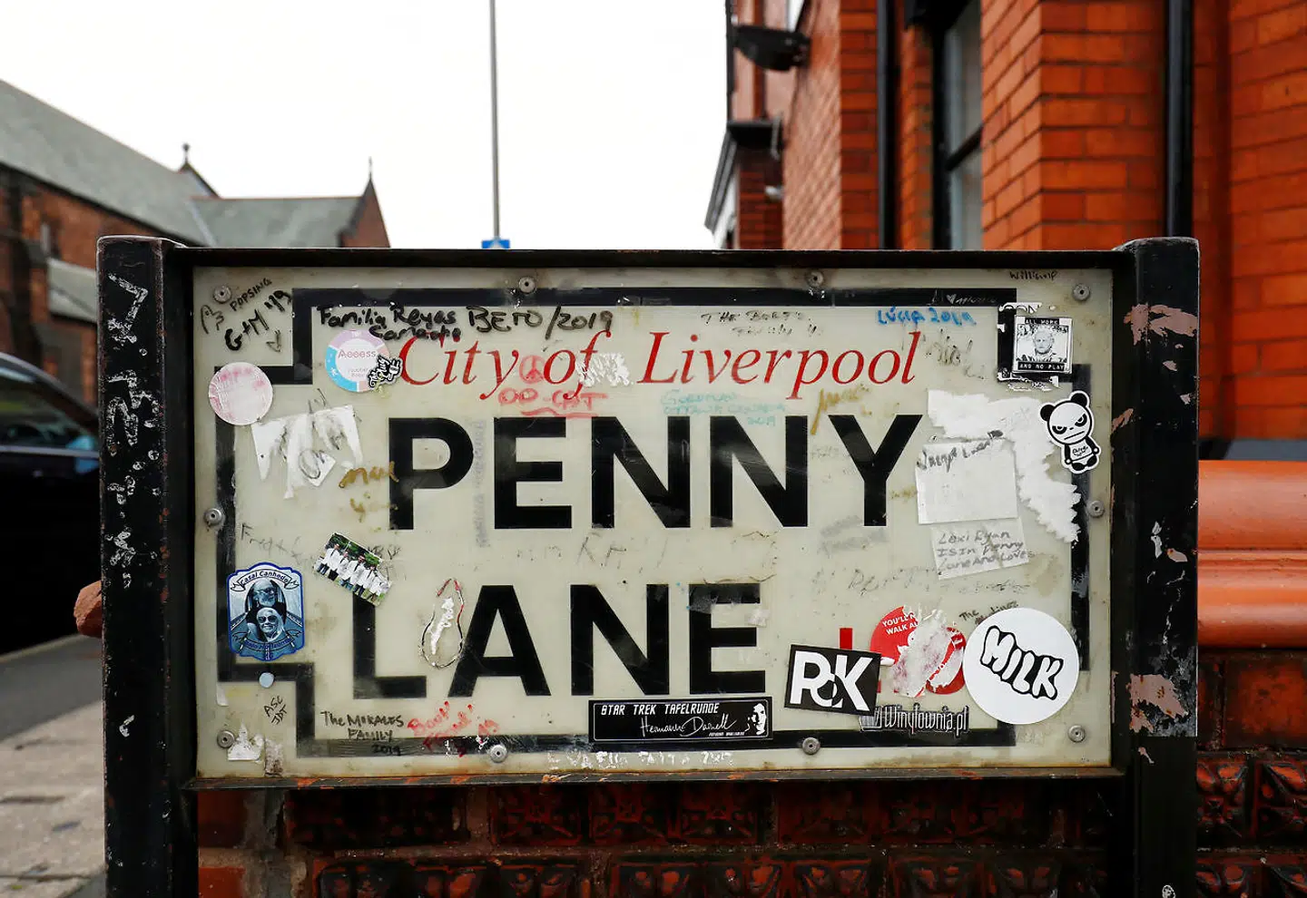 Turister valfarter – når det ikke er coronatider – til Liverpool for at blive fotograferet på Penny Lane, som The Beatles gjorde så berømt med deres sang fra 1967. Nu vil kritikere have gadenavnet ændret, fordi de hævder, at den er navngivet efter en lokal ejer af slaveskibe.
