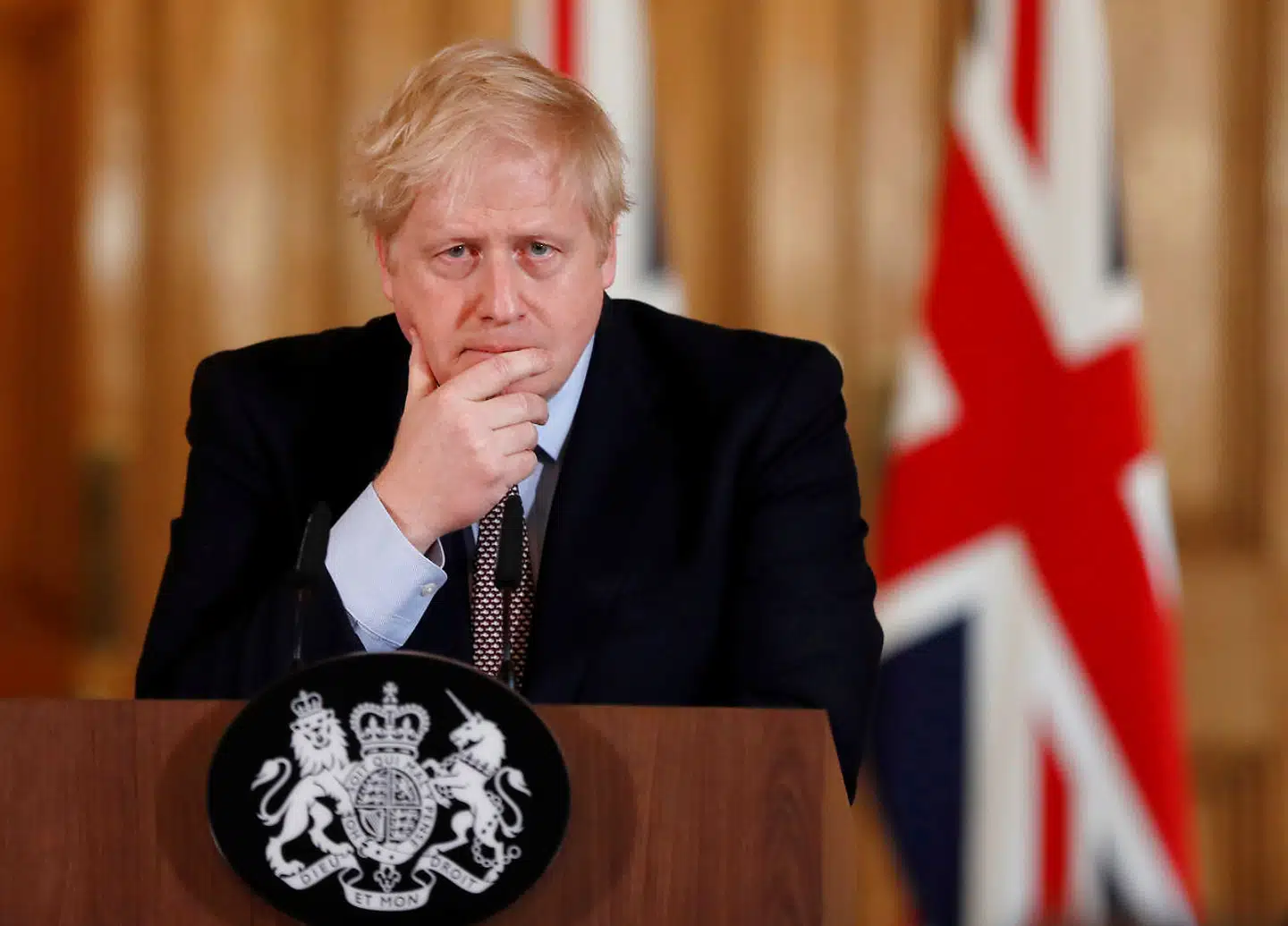 Blandede signaler: Boris Johnson er kommet under stærkt politisk pres for at skærpe kursen mod Kina. Han har blandt andet udtrykt hård kritik af Kinas kurs i Hongkong, men har også kaldt Kina for et fantastisk land og en ekstraordinær civilisation. Arkivfoto: Frank Augstein/Pool via Reuters/Ritzau Scanpix