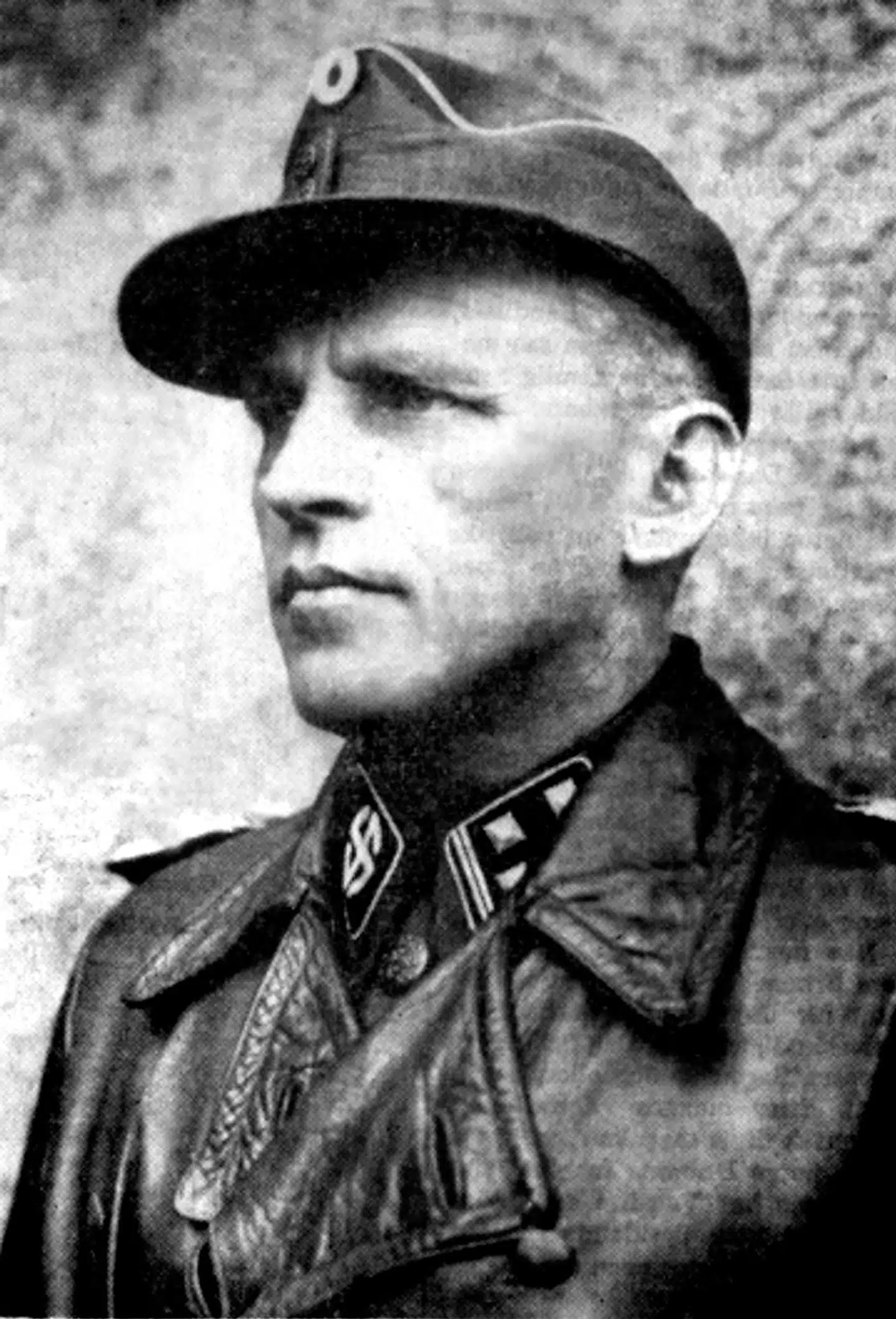 SS-Obersturmbannführer K. B. Martinsen blev d. 11. juni 1942 kommandør af Frikorps Danmark.