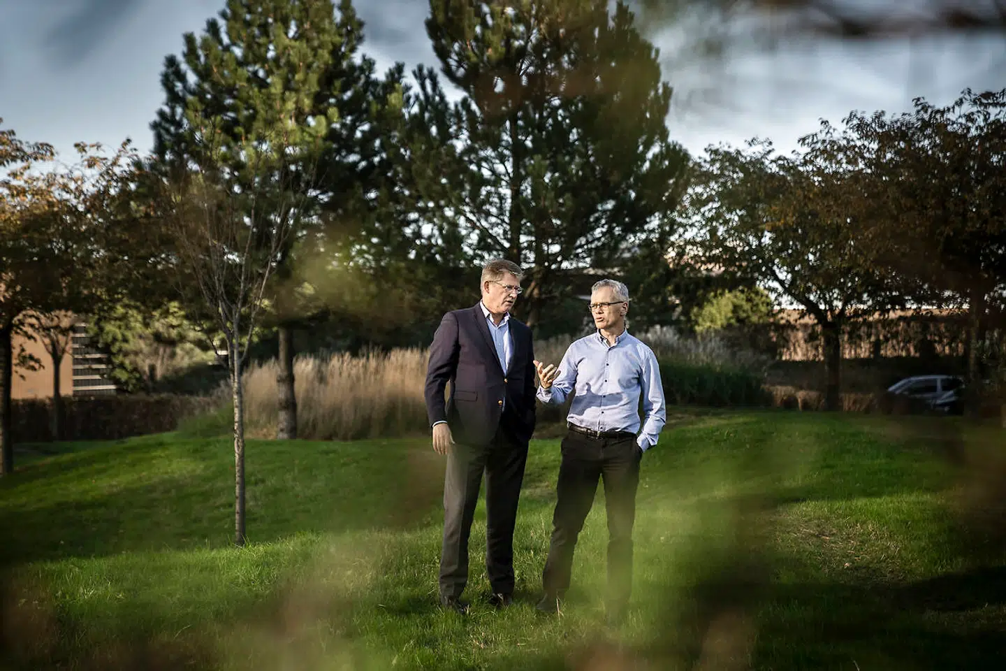 Lars Rebien Sørensen (tv.), Novo Nordisk Fondens bestyrelsesformand, og Claus Felby, chef for biotekforskning hos fonden, har planer om at etablere et forskningscenter for indsamling og lagring af CO2, for at få nedbragt Danmarks CO2-udledning og finde løsninger, som kan eksporteres til resten af verden.