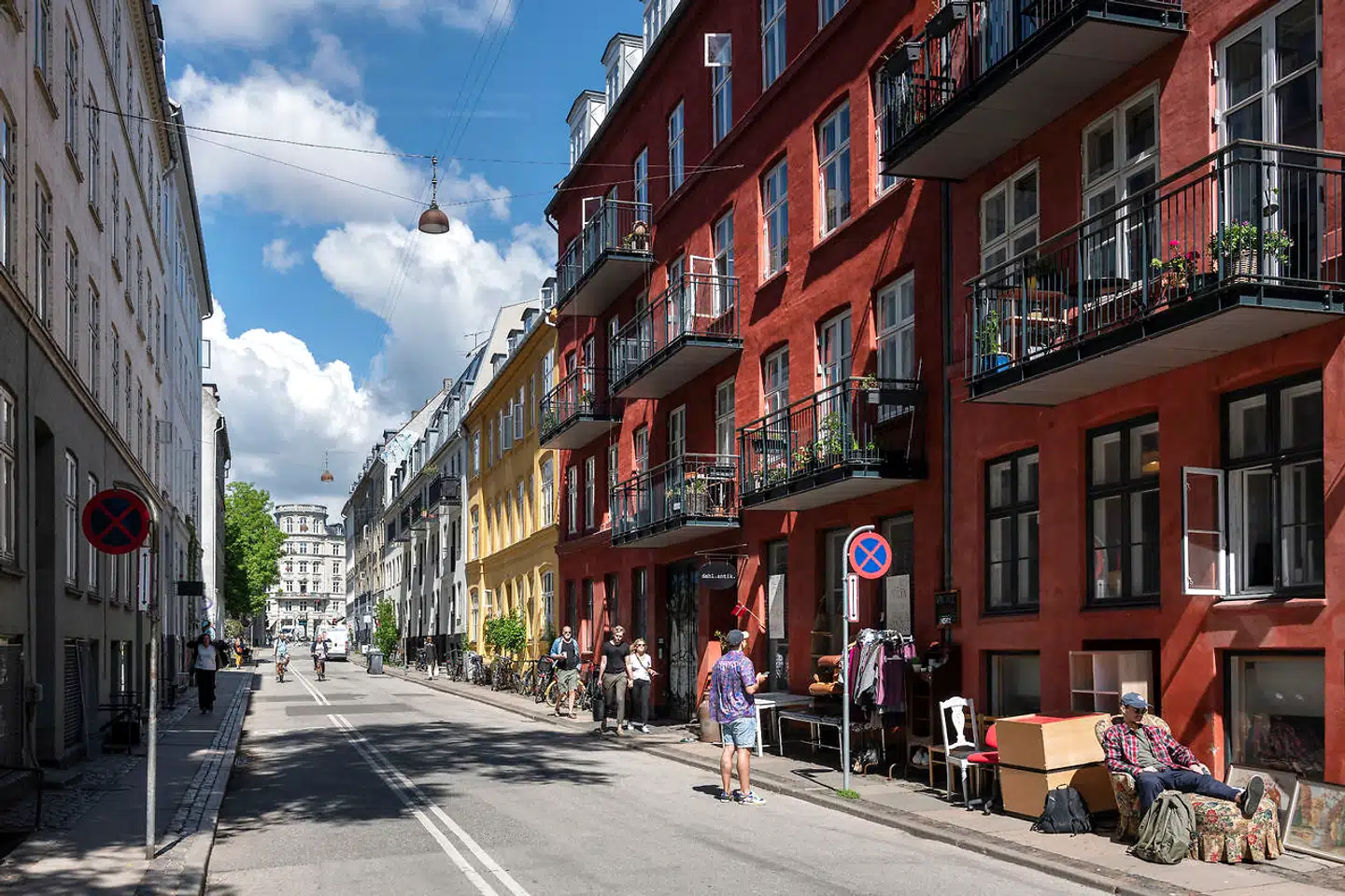 Flere og flere lejligheder i København får altaner til glæde for de fleste beboere og utilfredshed for nogle enkelte. Ejendommene på billedet har ikke relation til de konflikter, der omtales i artiklen.