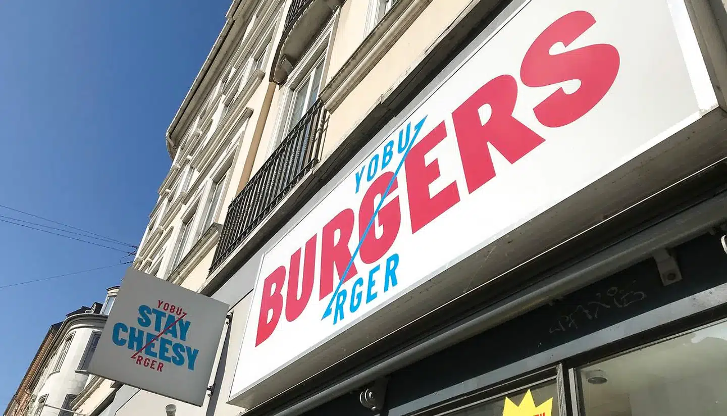 Yoburgers forretningsfacader er eklektisk design af høj kararat. Og så er burgerne gode.