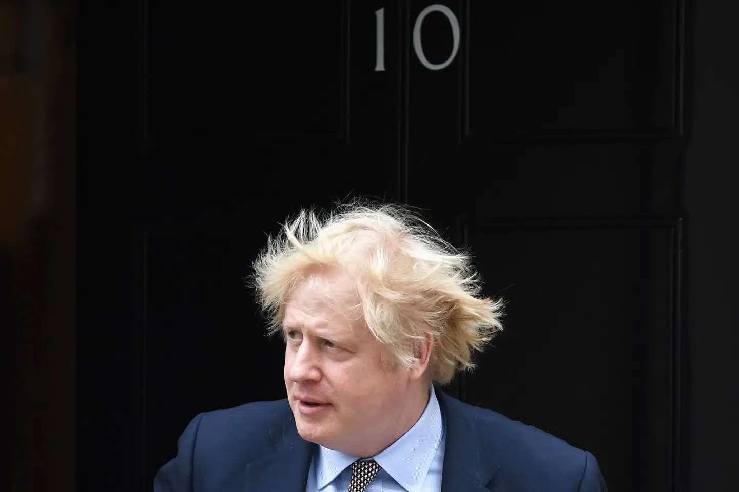 Storbritanniens premierminister, Boris Johnson, på vej ud af sin embedsbolig i London 3. juni. Efter tre måneders corona-krise vender opmærksomheden nu tilbage til Brexit-forhandlingerne, skriver Pierre Collignon i denne kommentar. Foto: Ritzau Scanpix / AFP