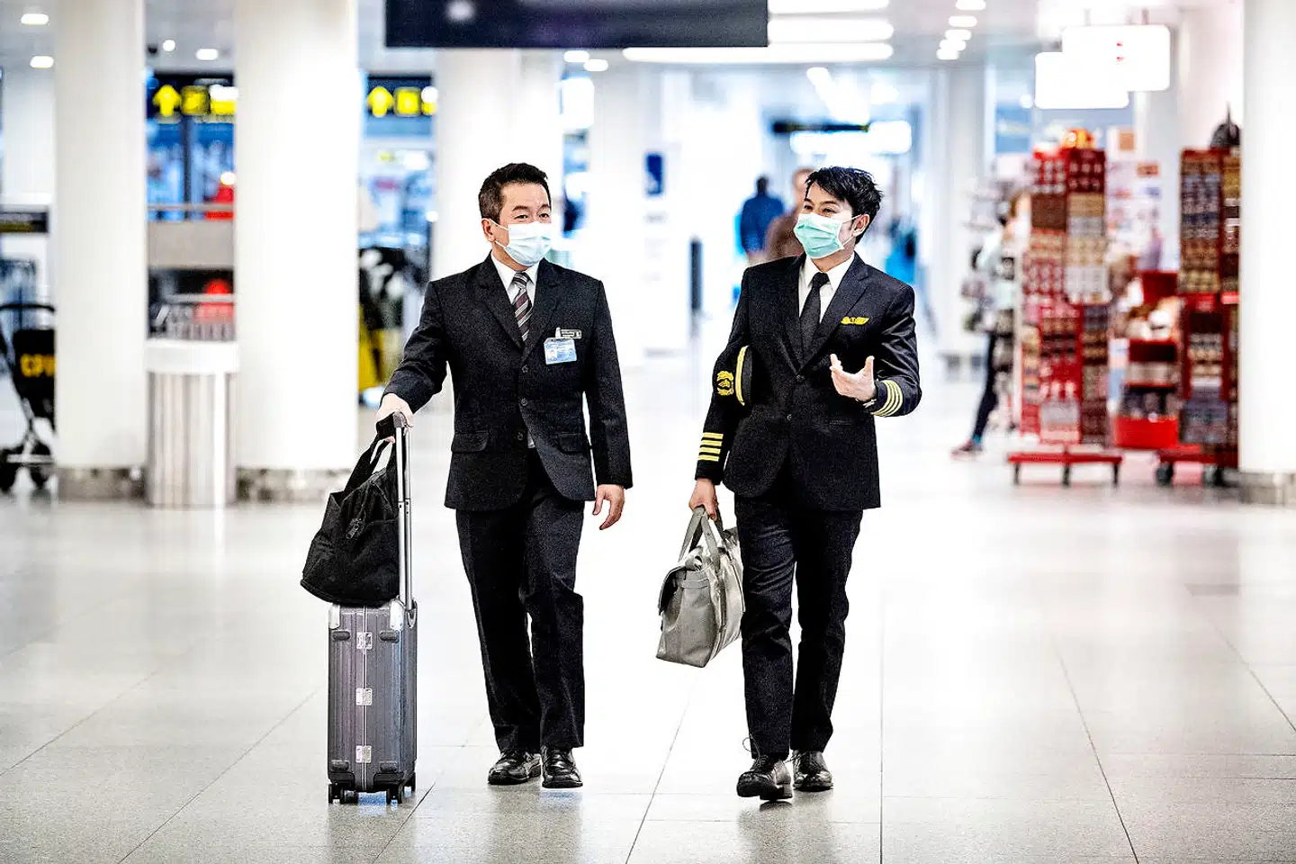 Senest fra 15. juni skal der bæres mundbind i lufthavne og under flyrejser.