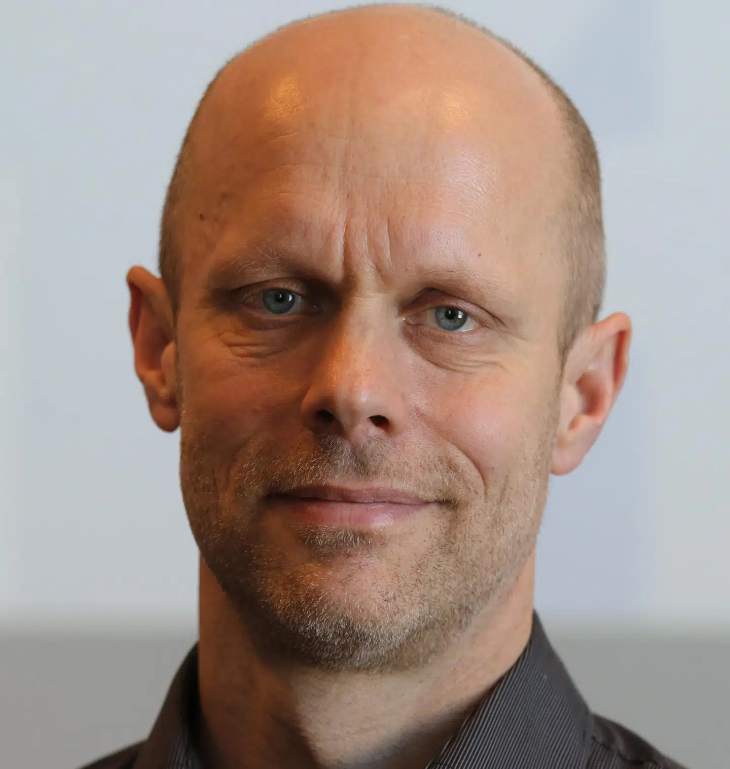 »På lang sigt er forskningens mål selvfølgelig at udvikle bedre og livreddende behandlinger – og den proces er blevet forsinket,« siger Henrik Ullum, formand for Lægevidenskabelige Selskaber.