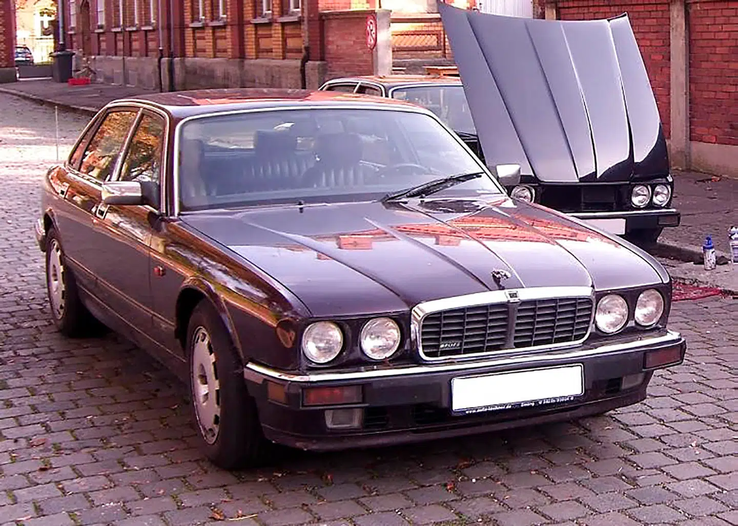 Metropolitan Police efterlyser vidner der har set en 1993 britisk Jaguar, model XJR 6 (foto) tilbage i 2007. Foto: Metropolitan Police