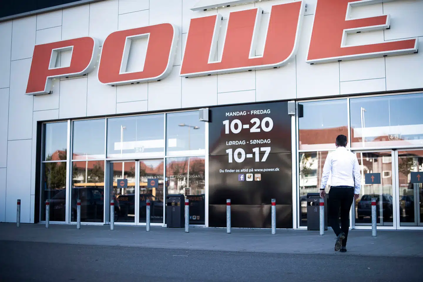 Efter flere år med betydelige milliontab skruer elektronikgiganten Power op for ekspansionen.