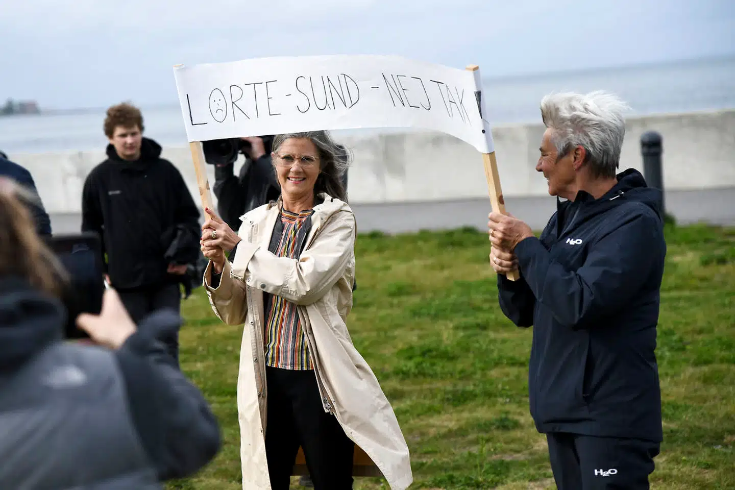 Planen om at udlede 290.000 kubikmeter urenset spildevand i forbindelse med nybyggeri på Østerbro i København har mødt massiv kritik. Billedet er fra en demonstration på Skovshoved Havn, inden det blev besluttet af aflyse udledningen.