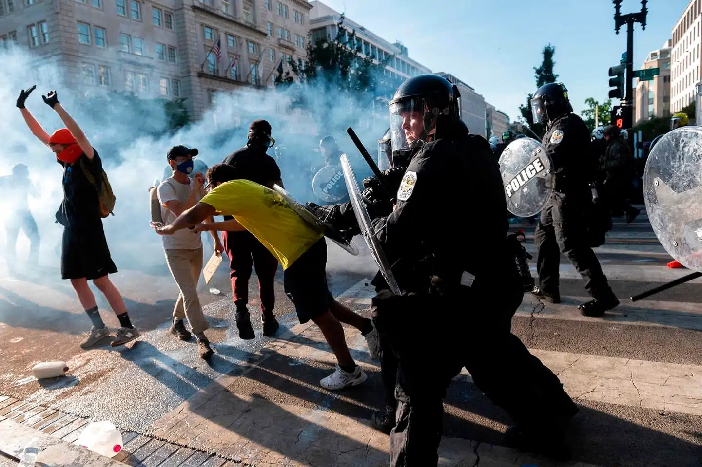 Politiet fik hurtigt fjernet demonstranterne, der protesterede fuldt lovligt.