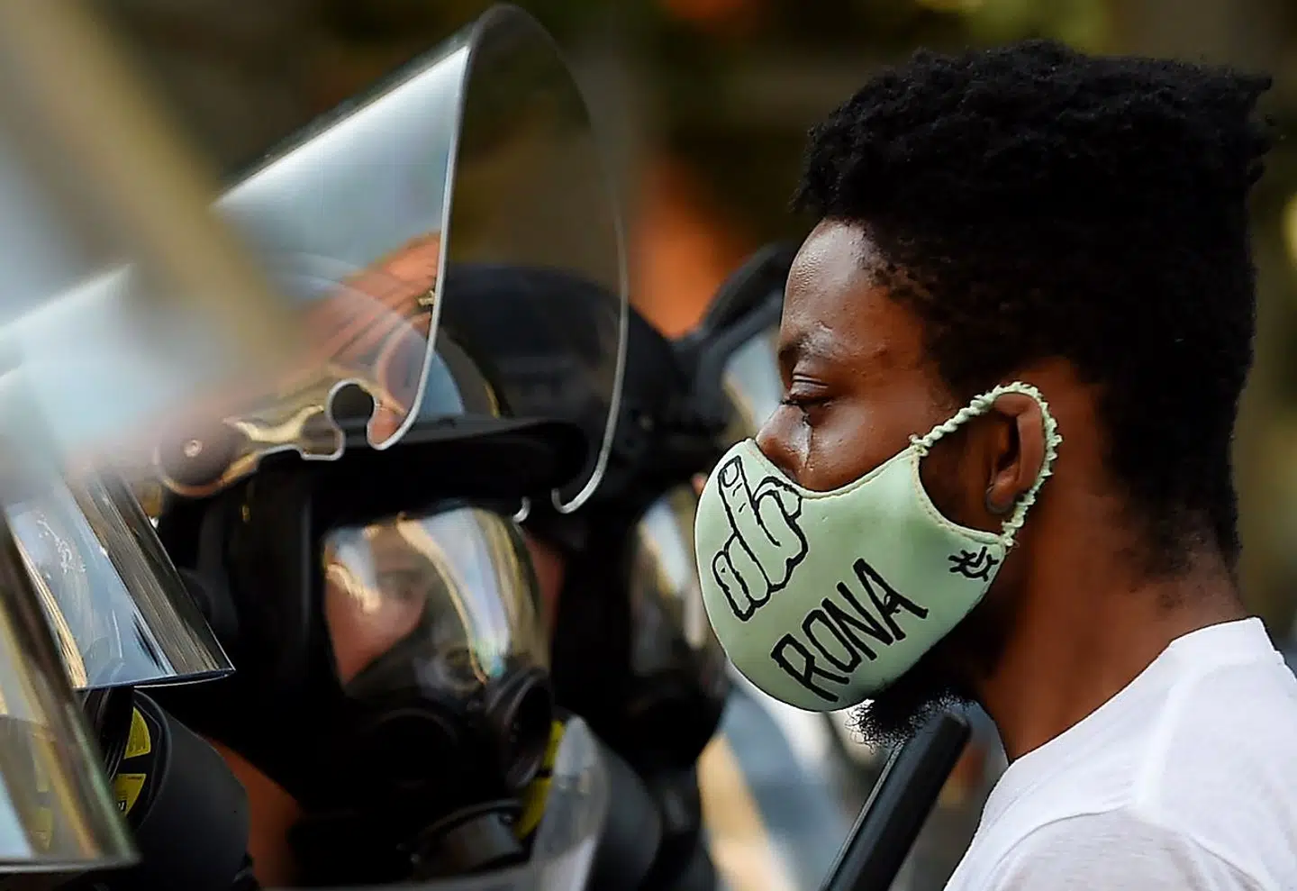 Efter den kontroversielle beslutning om at rykke frem mod fredelige demonstranter trak en politienhed fra Virginia i aftes sine betjente ud af den amerikanske hovedstad med den begrundelse, at de var blevet sat i en »kompromiterende situation«.