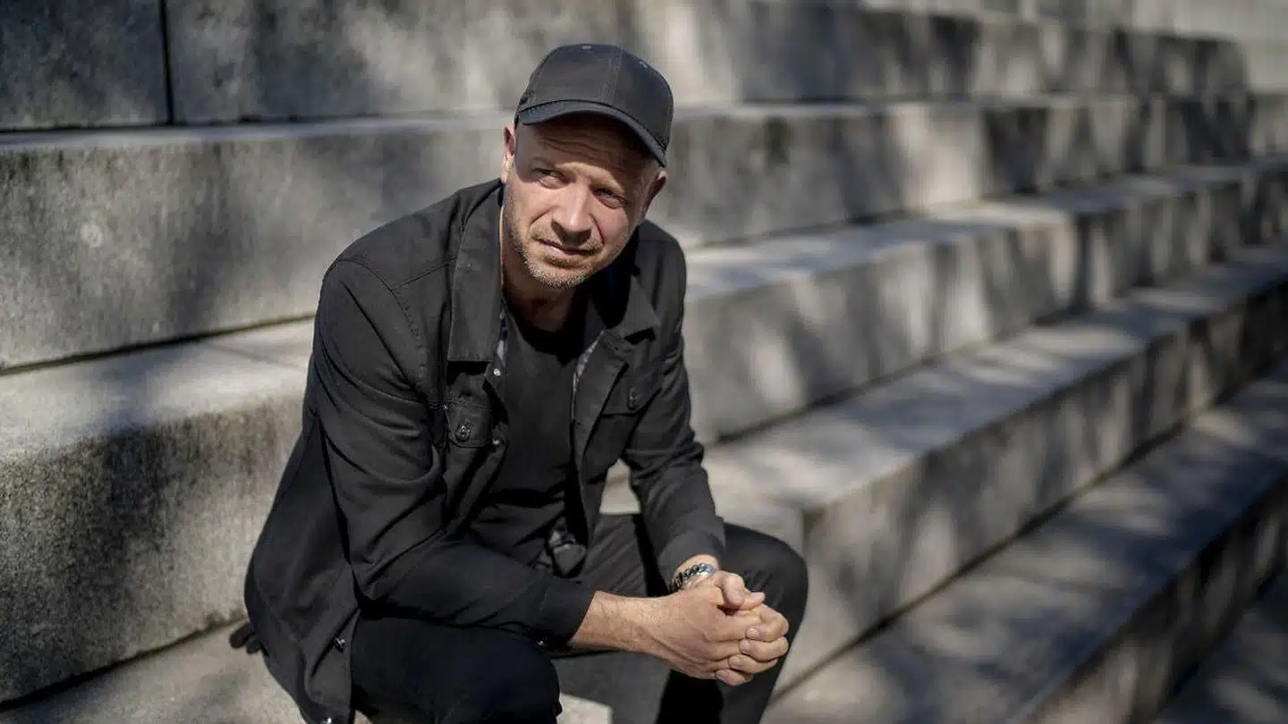 Kristian Riis, stifter af Nordic LA – et musik- og kulturnetværk mellem ledende kunstnere i USA og Danmark. Han startede Nordic LA som modsvar til den stigende politiske tendens om at bygge grænser og mure. »Kunst og kultur er noget af det, der nedbryder grænser og skaber sammenhold på tværs. I forhold til coronakrisen er noget af det, jeg vil kæmpe for, at fastholde de relationer på tværs, på trods af at vi ikke kan rejse fysisk.«