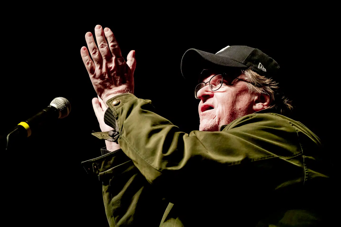 Dokumentaristen Michael Moore har gjort det til sin metier at være en kæmpe sten i USAs politiske sko. Nu er han tilbage med en film, der går kritisk til mijøbevægelsen. Men Bjørn Lomborg er ikke imponeret.