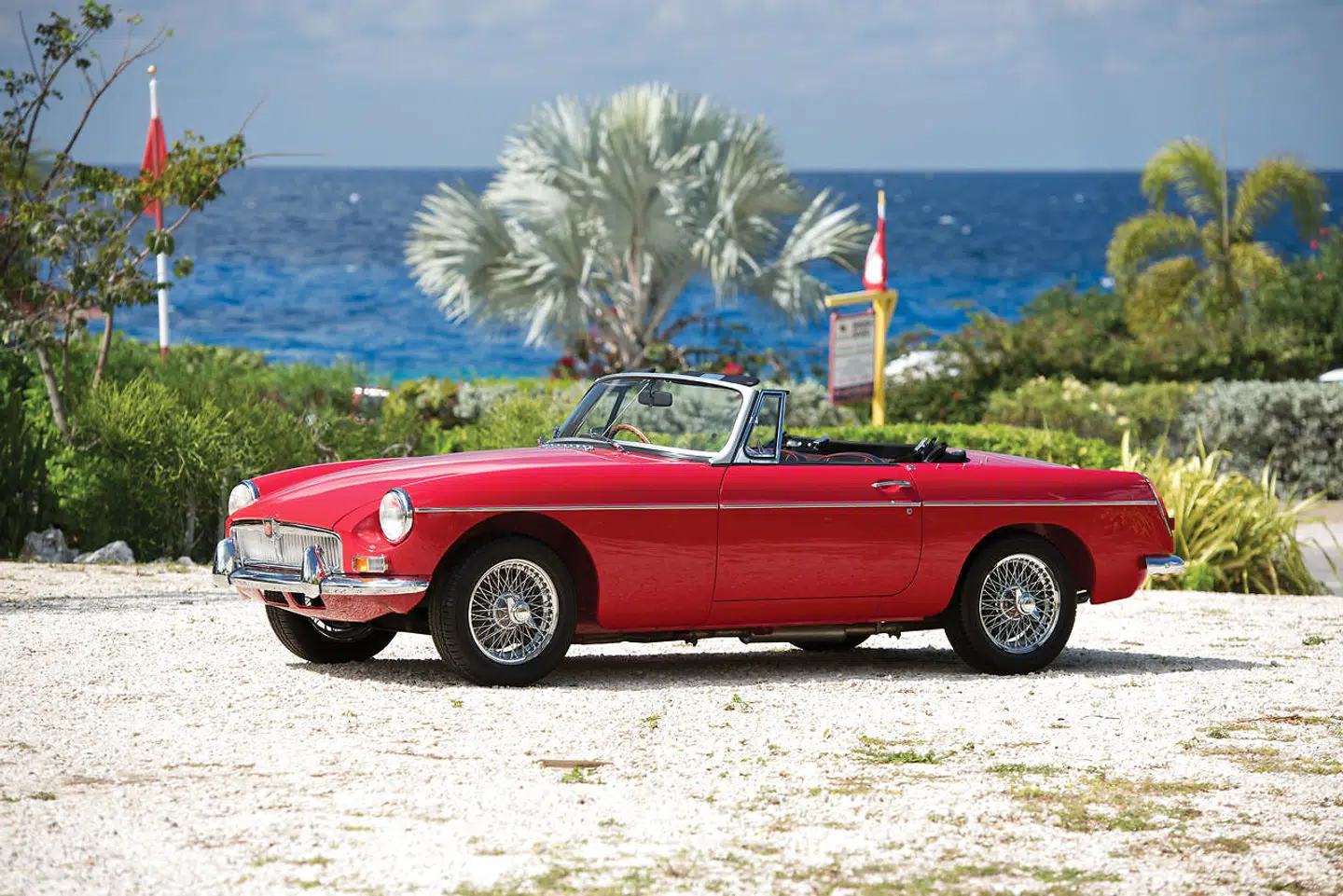 Sådan vil de fleste danskere huske bilmærket MG – i form af en klassisk MGB-sportsvogn fra 1960erne. MG Motors lover, at der også er sportsvogne på vej. Men de starter med elektriske SUVer.