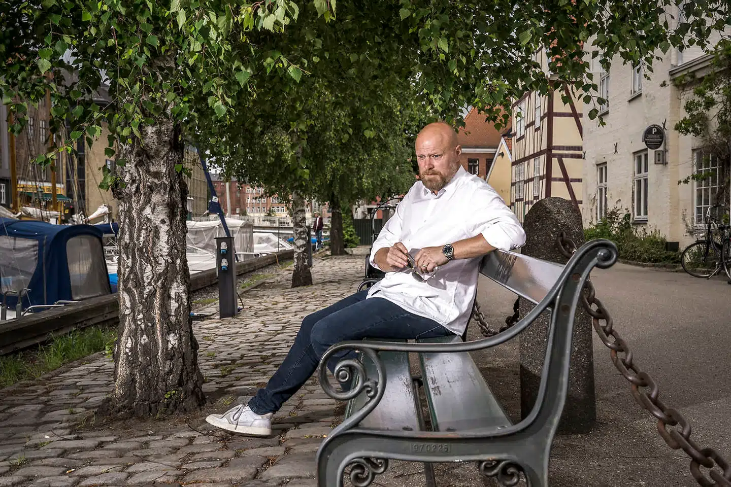 Ensomhed og længslen efter at få nære og gode venner – og hvordan man får dem, når man ikke længere er barn eller ung men voksen, er et dilemma, som jeg tror, at rigtig mange kan relatere sig til.«