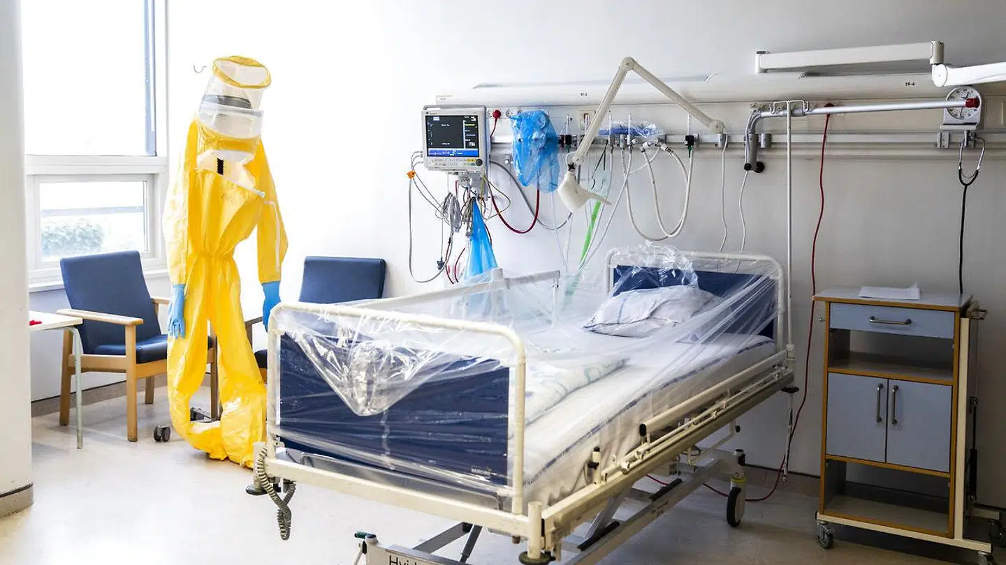 Man er for alvor i risikozonen for at dø af covid-19, hvis man har en kronisk sygdom, viser en rapport fra Statens Serum Institut. Ud af 524 registrerede dødsfald var der kun 24 uden forudgående sygdom.