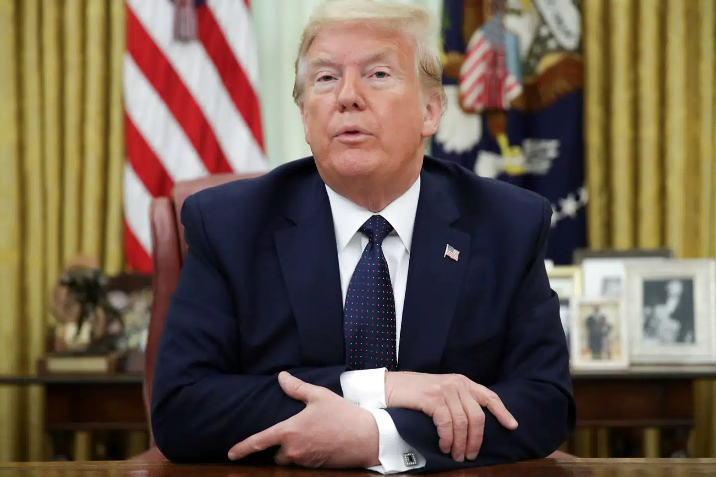 Præsident Donald Trumps Twitter-strid fortsætter. Nu har det sociale medie skjult et af hans tweets, fordi det er »voldsforherligende«.