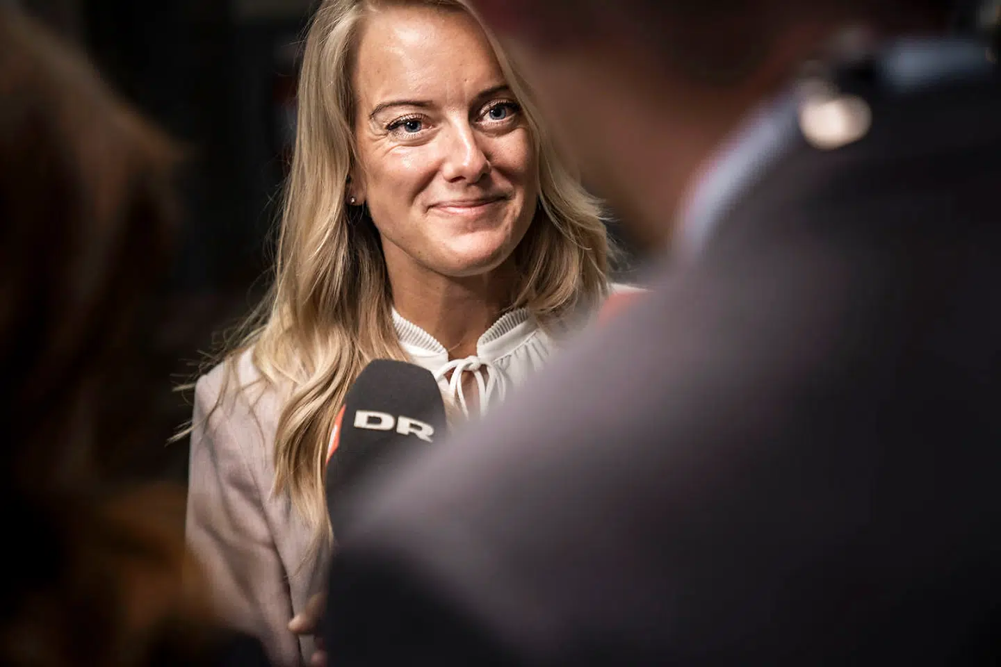 Nye Borgerlige med Pernille Vermund i spidsen har taget et usædvanligt skridt for at støtte Inger Støjberg (V), mens Instrukskommissionen undersøger forløbet om den ulovlige adskillelse af unge asylpar, der fandt sted i Støjbergs ministertid.