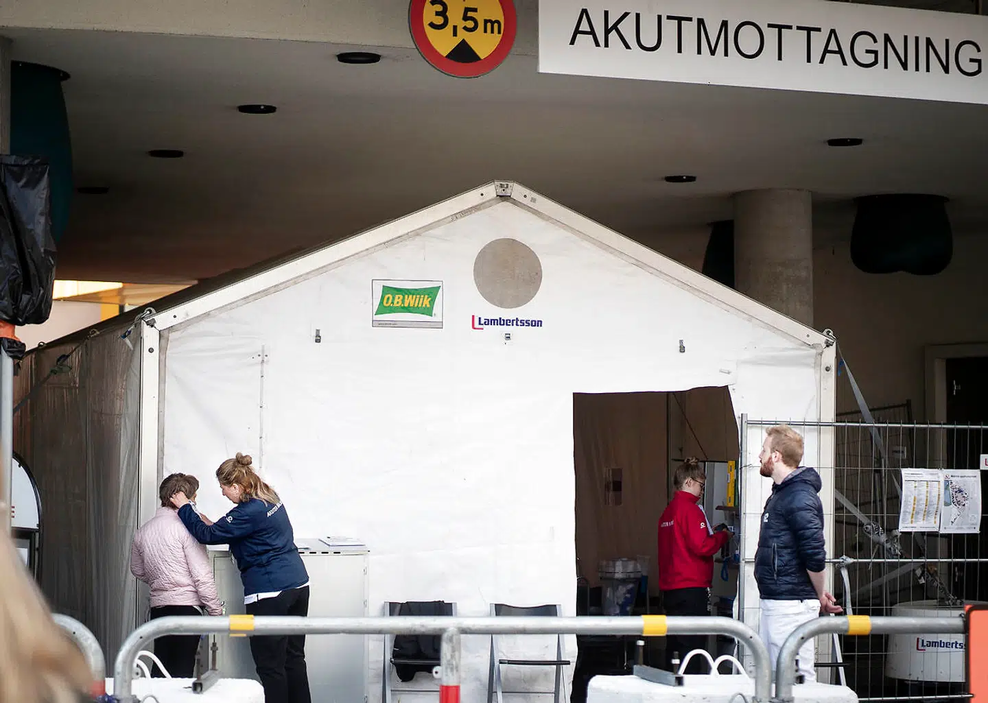 Det overrasker Berit Poulsen Jensen, at »... en overlæge går mere op i, hvad Danmark skriver om Sverige, end at bruge tid på at kæmpe mod det, der går galt i forbindelse med håndteringen af coronakrisen i sundhedsvæsenet.«