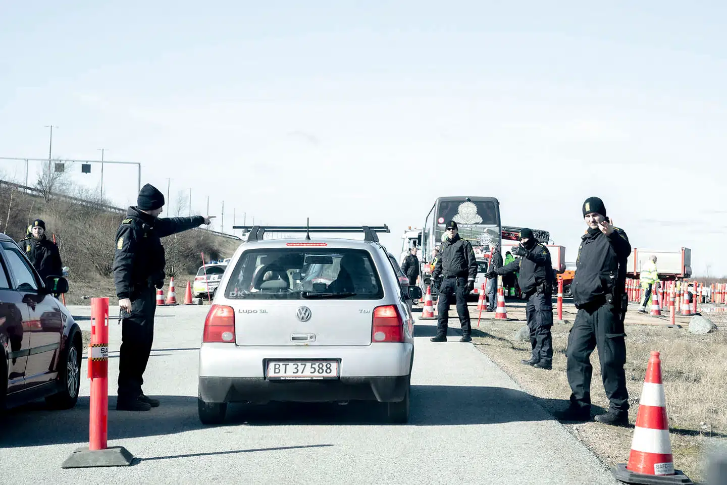 Ifølge Københavns Politi kan billeder af en lang bilkø over Øresundsbroen gentage sig i den kommende uge, hvor der er tre helligdage.