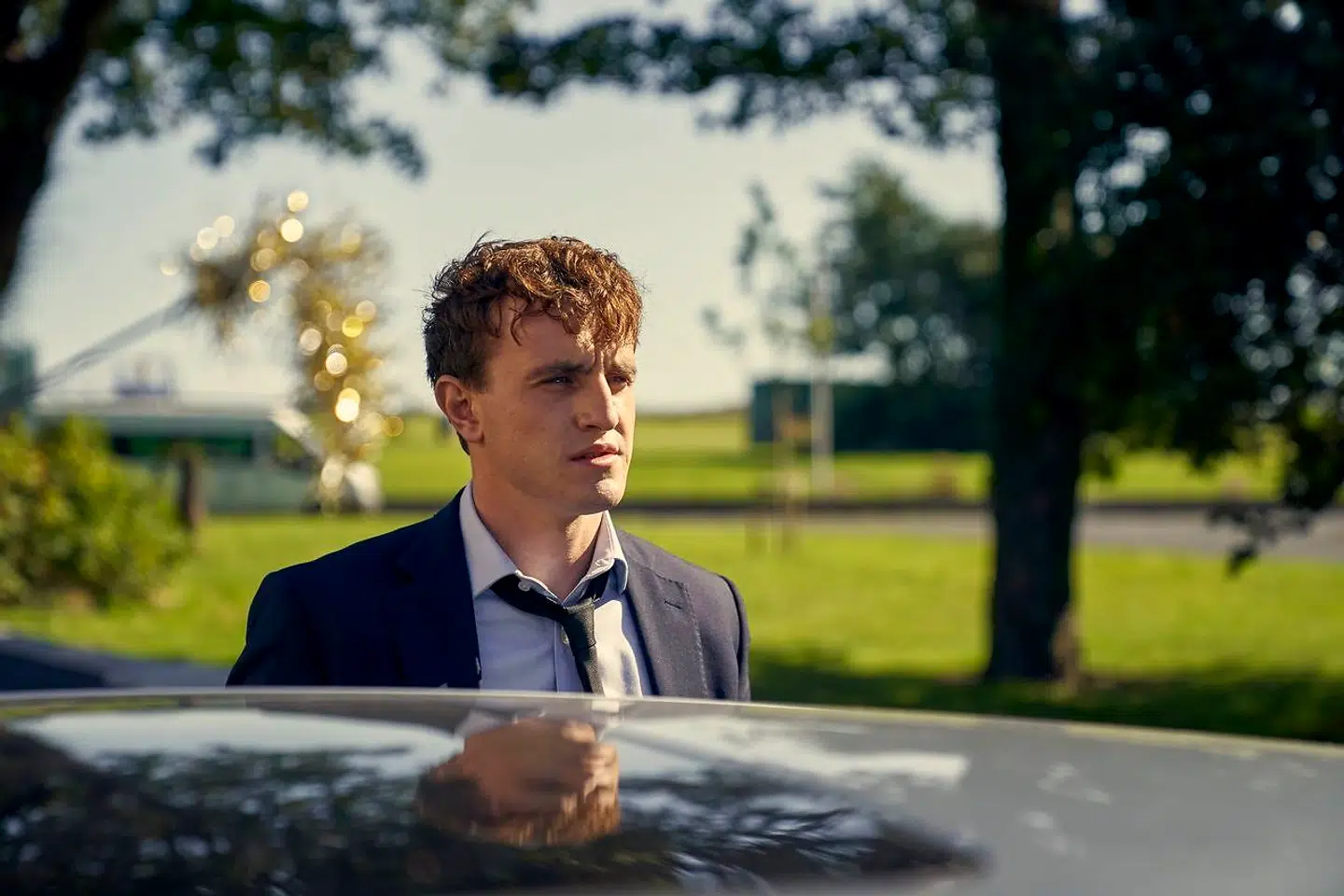 Den ukendte skuespiller Paul Mescal indtager rollen som den generte Connell.