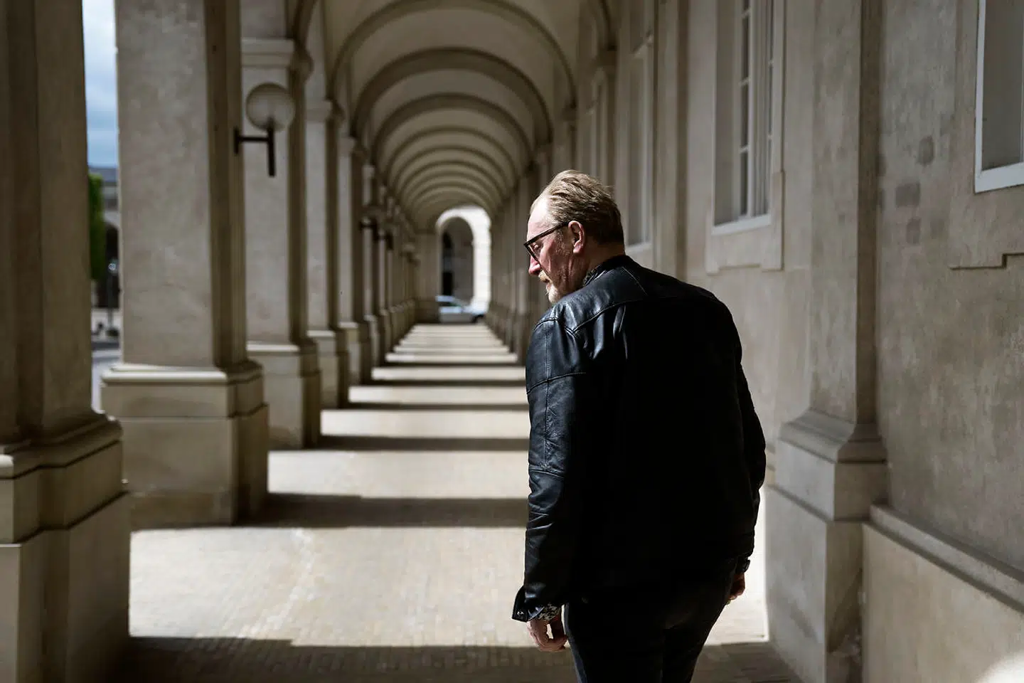 »Jeg har opført mig fuldstændig, som om jeg var i risikogruppen, hvilket jeg jo er alene i kraft af min alder. Der er ingen grund til at rende rundt og spille smart og opføre sig som en 40-årig, når man er 70 lige om lidt.«