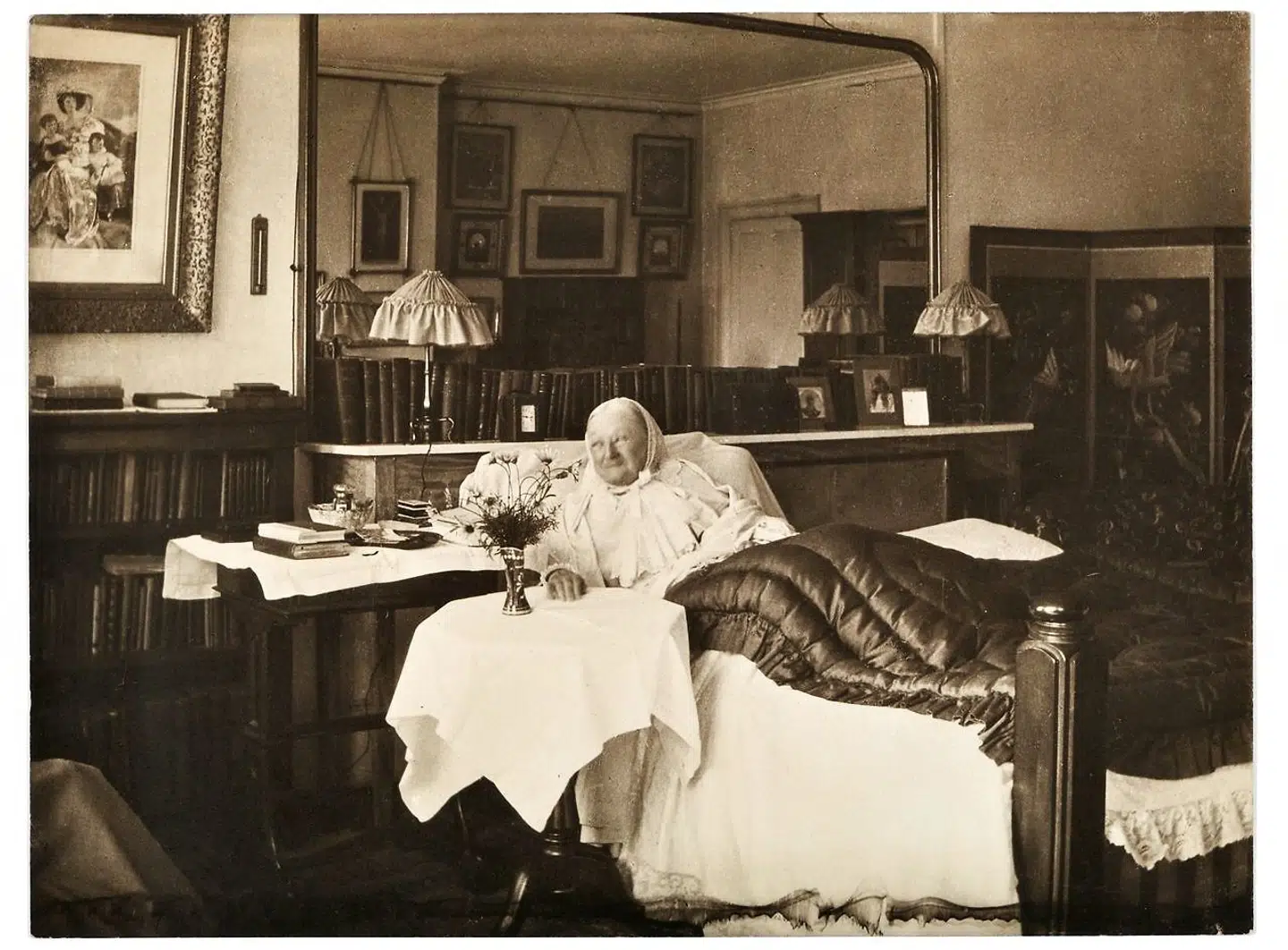 Florence Nightingale som gammel og sengeliggende i 1906.