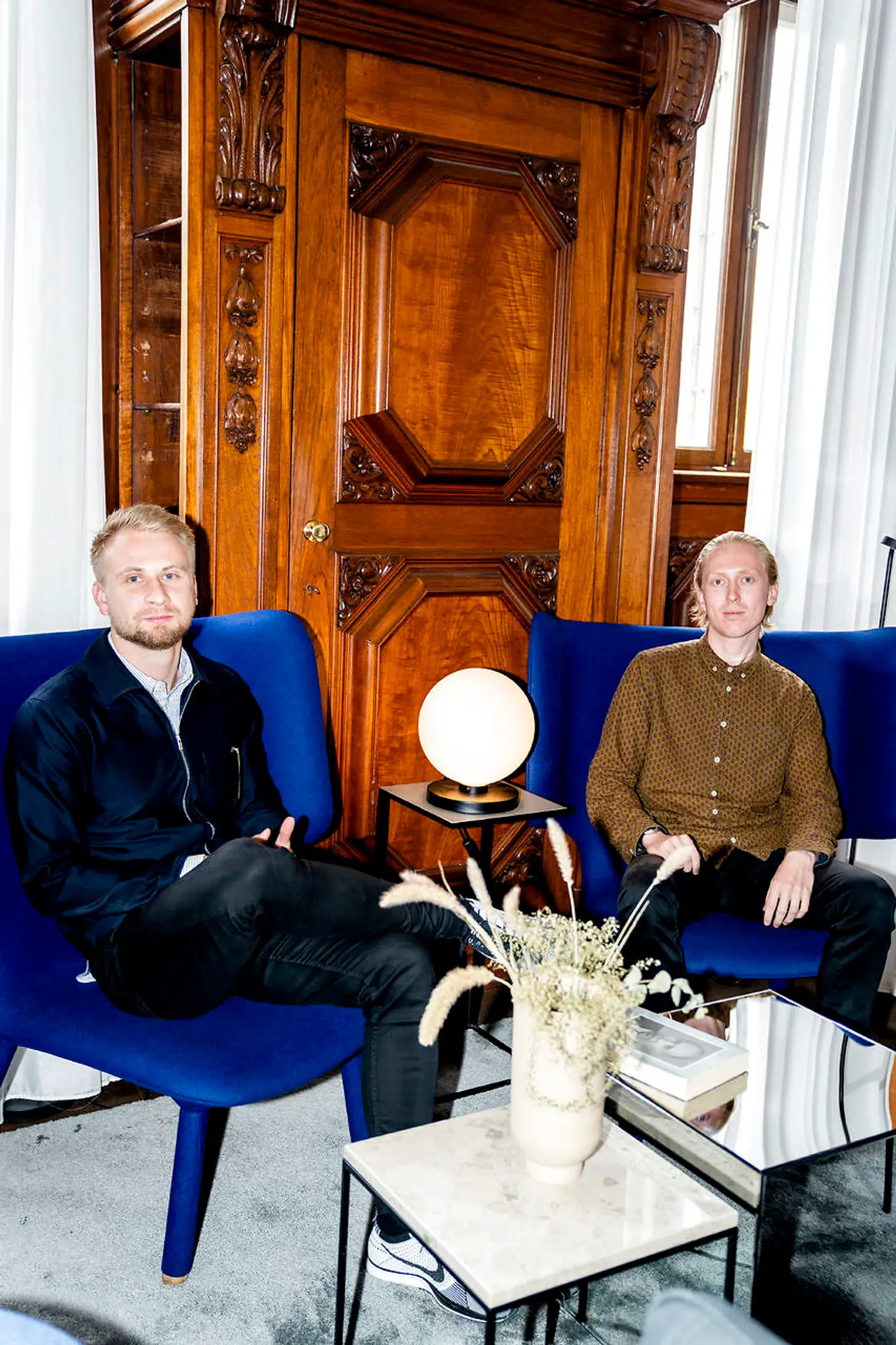 Vejlederen på bachelorprojektet, John Paulin Hansen, er en af landets førende forskere på området, som siden har investeret i virksomheden. Det samme har han gjort tidligere.