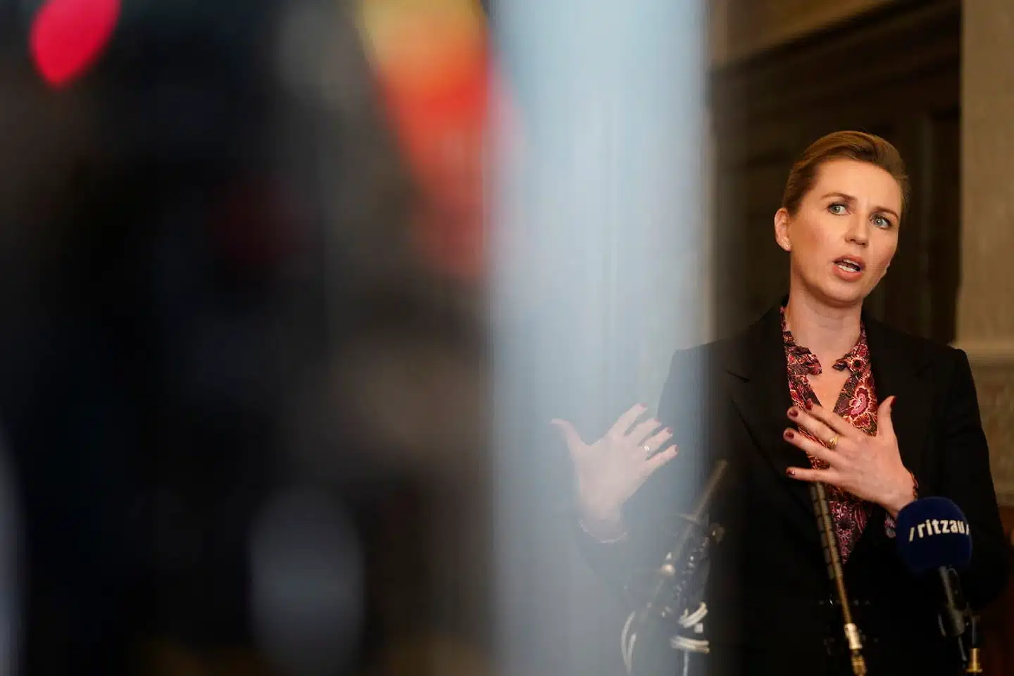 Partilederne mødes med statsminister Mette Frederiksen (S) om yderligere genåbning i fase 2 på Christiansborg, onsdag den 20. maj 2020. Årsagen til forhandlingerne er, at de danske tal for smittede med coronavirus er lavere end ventet.