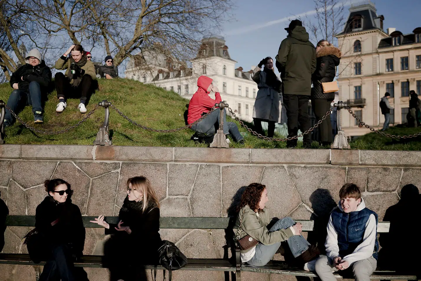 Det kan blive dyrt at mødes flere end ti personer det næste stykke tid.