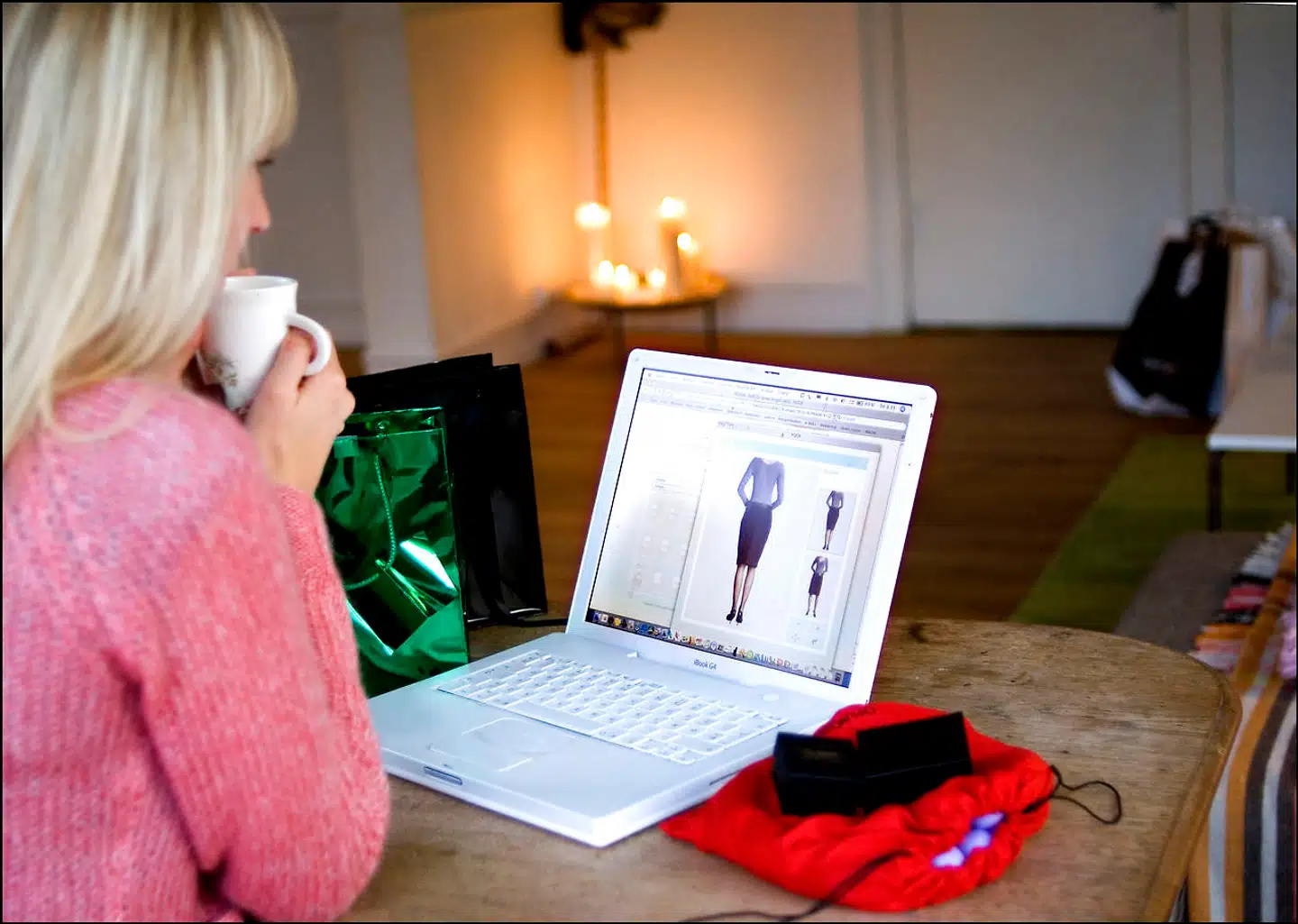 Hver anden dansker har handlet mere på internettet under coronakrisen, viser en ny undersøgelse fra Foreningen for Dansk Internet Handel (FDIH).