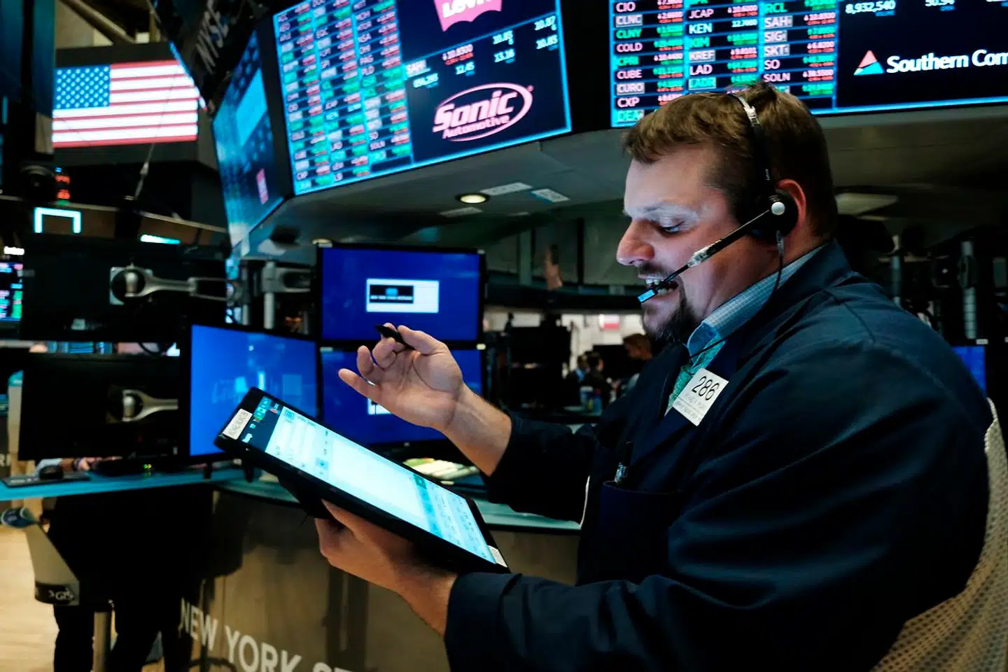 Optimismen overskyggede den stigende bekymring om handelsstridighederne mellem USA og Kina.