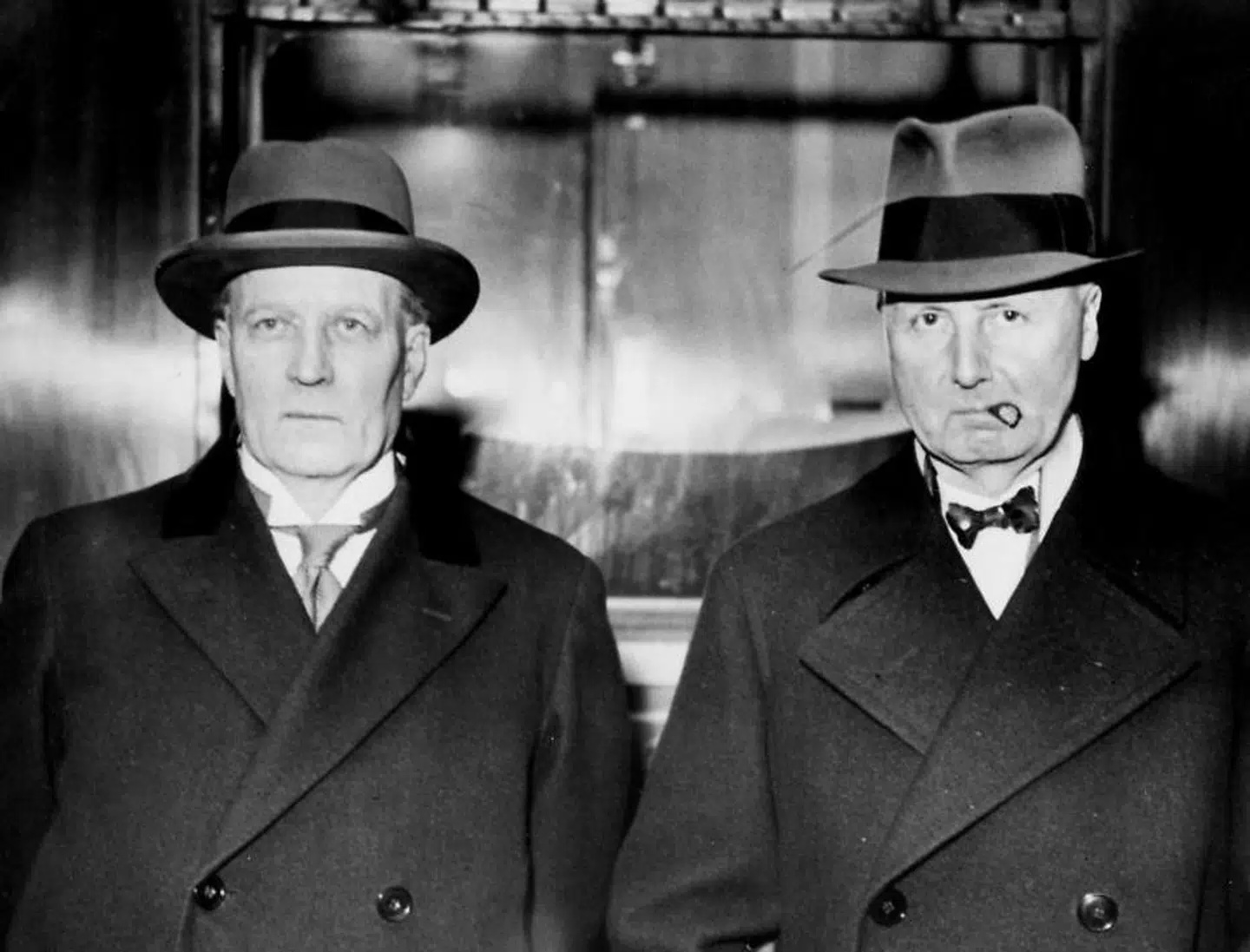 Afgående udenrigsminister Peter Munch (tv) og kommende udenrigsminister Erik Scavenius. Udateret arkivbillede cirka juni 1940.