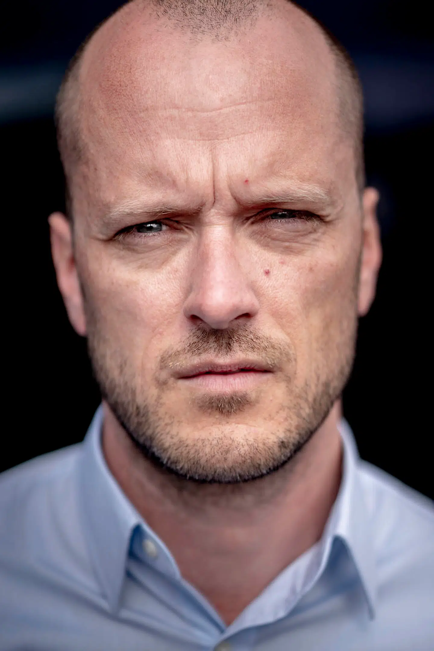 »Falck er ikke en mandevirksomhed, og ambulanceredder er ikke længere et mandejob. Tværtimod. Vi gør meget ud af at gøre op med den indstilling og bakker op om, at også mænd tager lang barsel,« siger Martin Betzer, der siden sin egen otte måneder lange barsel i 2013 selv er blevet chef i Falck.