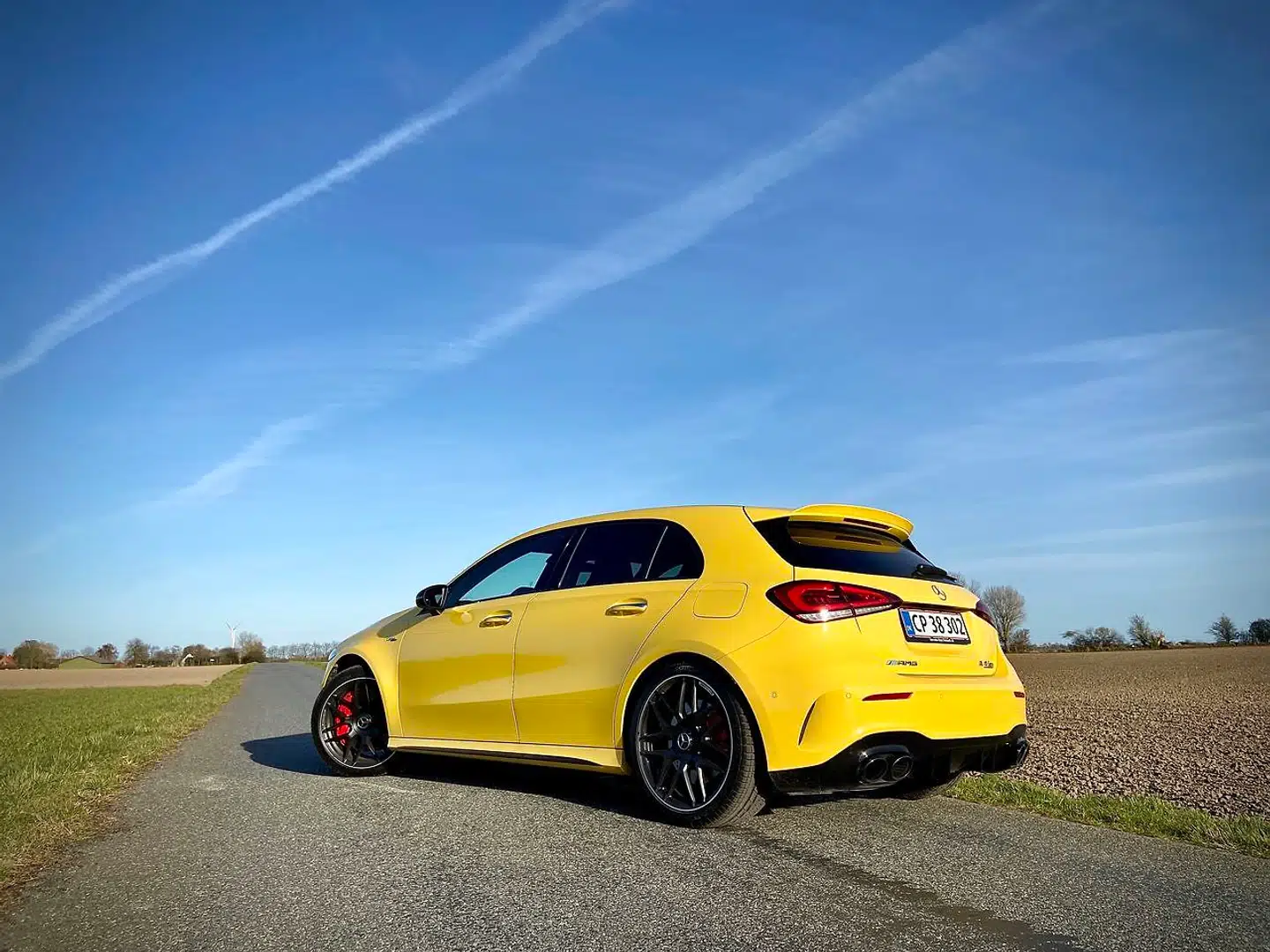 Mercedes-AMG A 45 S er både vanvittigt hurtig og vanvittigt underholdende. Forgængeren var kun vanvittigt hurtig.