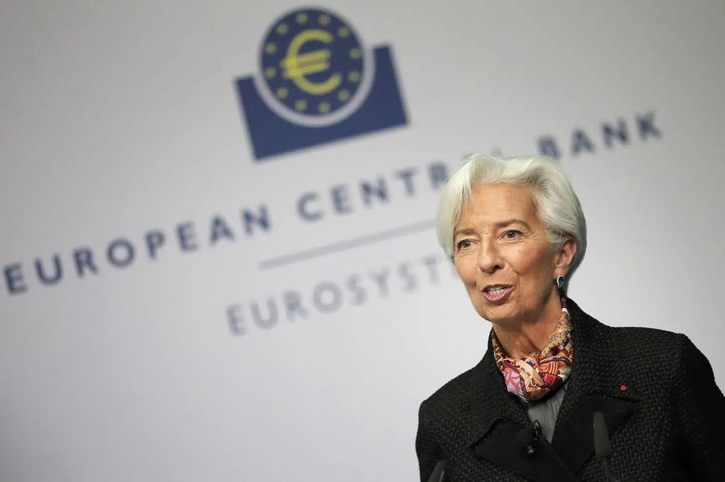 »Imens ECB er blevet sat i skammekrogen af den tyske domstol, fortsætter den amerikanske og kinesiske centralbank med at opkøbe aktiver (...) finansieret af pengepressen – i tæt koordination med det politiske system, som var der ingen morgendag,« skriver Rasmus Hougaard Nielsen. På billedet ses formand for ECB, Christine Lagarde.