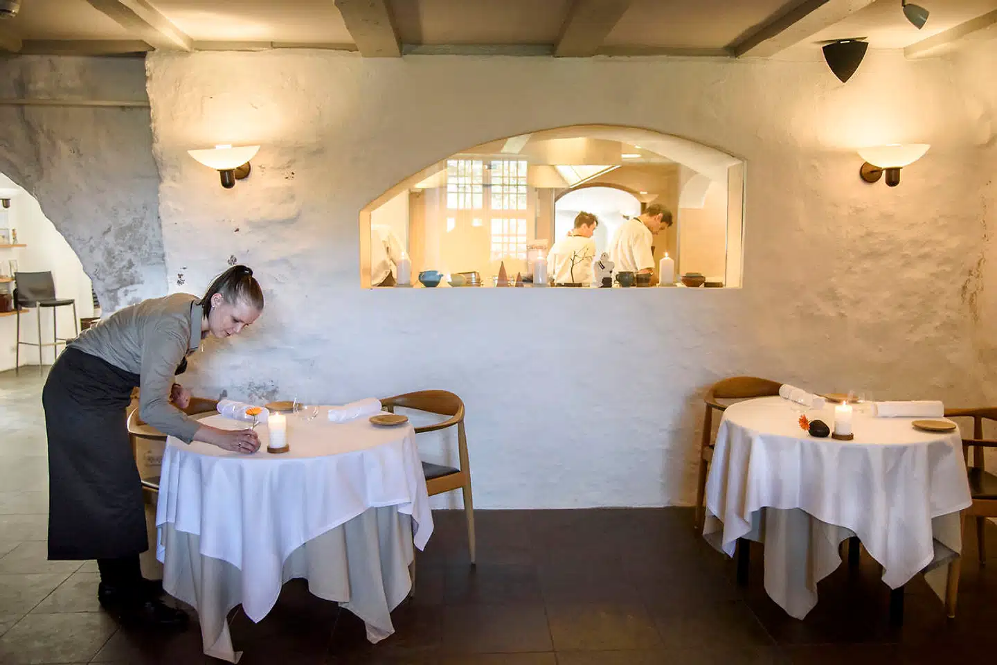 På Dragsholm Slot er de glade for de nye retningslinjer, men Michelin-restaurenten kommer alligevel ikke til at åbne lige med det samme.
