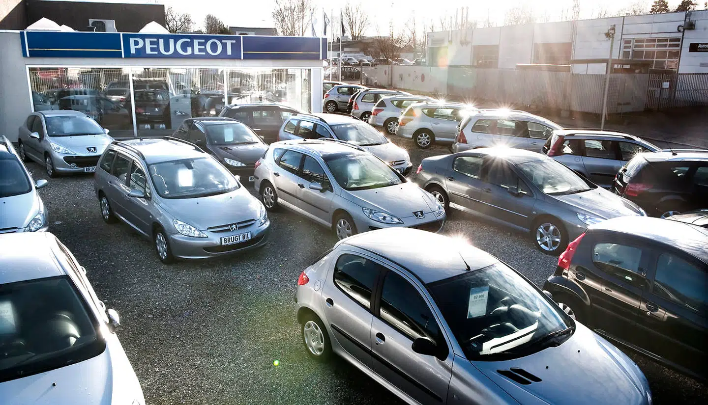 Bilsalget er faldet brat på grund af coronakrisen. Det kan nu give tilbud, da flere lagre er fyldt med biler, der skal sælges ud af. Arkivfoto: Jens Nørgaard Larsen/Ritzau Scanpix
