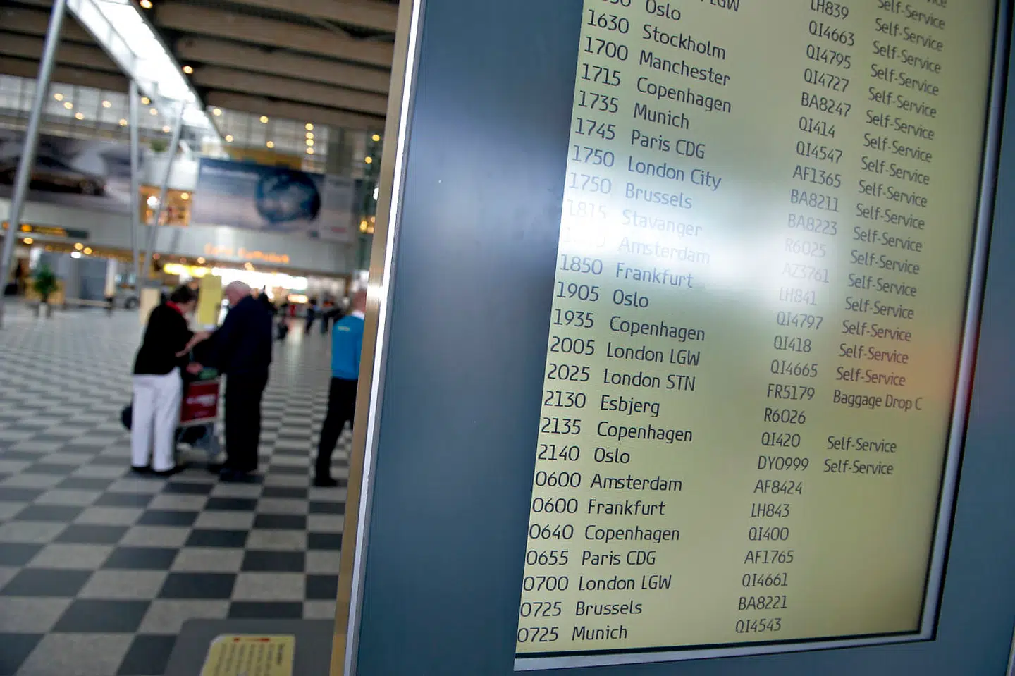 ARKIVFOTO 2011 af passagerer i Billund Lufthavn- - Se RB 13/5 2014 16.21. Partierne bag Togfonden har afsat 734 millioner kroner til en jernbane fra Jelling til Billund. (Foto: CLAUS FISKER/Scanpix 2011)