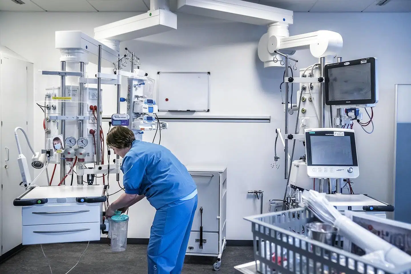 »Nu vil man altså have, at jeg (mod betaling) skal blive længere om aftenen og komme ekstra i weekenden. Til det vil jeg og mine kollegaer blot sige pænt NEJ TAK - vi vil bare gerne have tid til (...) alt det, som vi ikke har været i stand til i de sidste mange uger,« skriver Lisbeth Jacobsen.