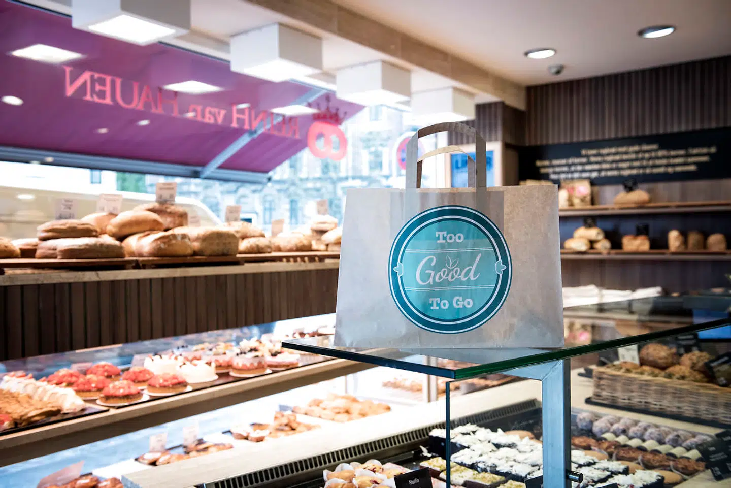 Fremover til man potentielt kunne købe sig en Too Good To Go-pose fyldt med varer fra Netto. Madspildsappen har nemlig indgået et samarbejde med supermarkedskæden, som foreløbig er på test-basis, men som forhåbentlig vil blive rullet up i alle Netto-butikker landet over.