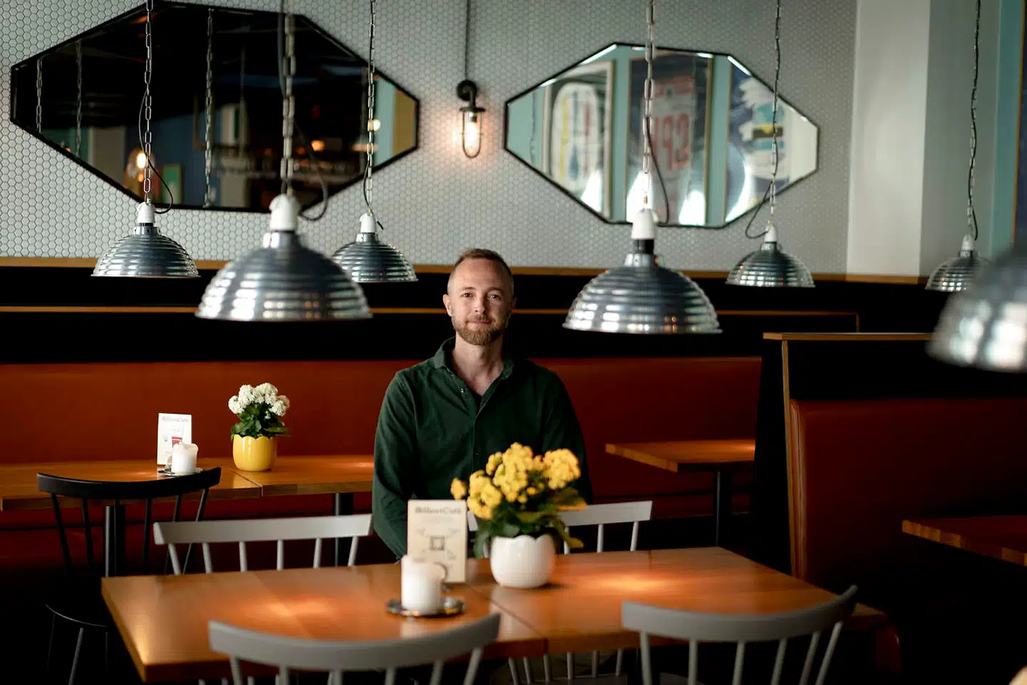 Ulrich Bøving Dehler og kompagnonen Peter Bækbo Ahn søsatte Halifax-kæden tilbage i 2007, hvor de åbnede deres første burgerrestaurant på Frederiksborggade i København. Nu er der 12 Halifax-restauranter rundt om i Danmark.